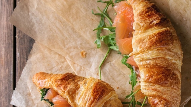 croissant noruego salmon ahumado