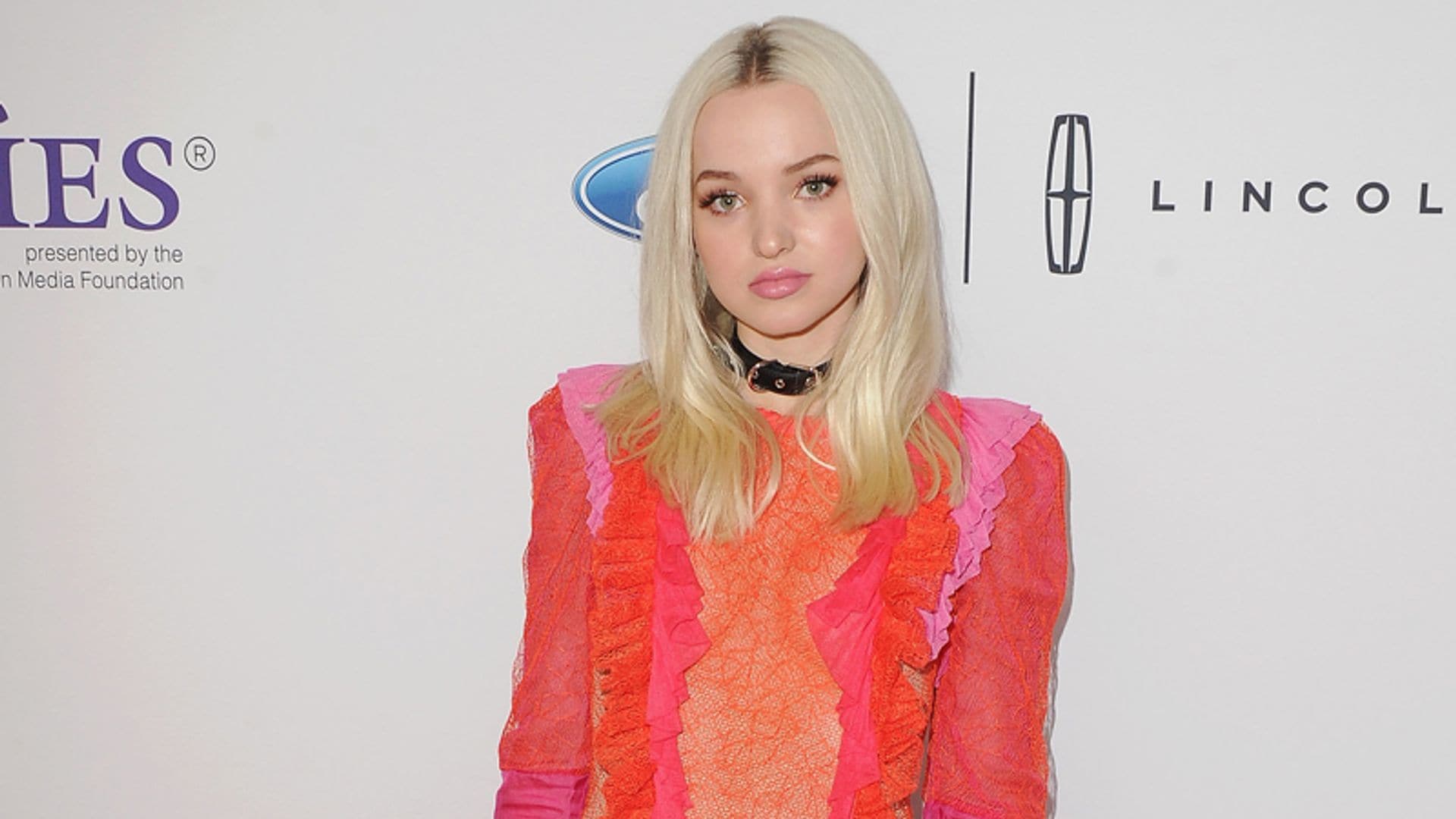 'Naked Dress': Dove Cameron y otras 'celebs' sacan su lado más atrevido sobre la 'red carpet'