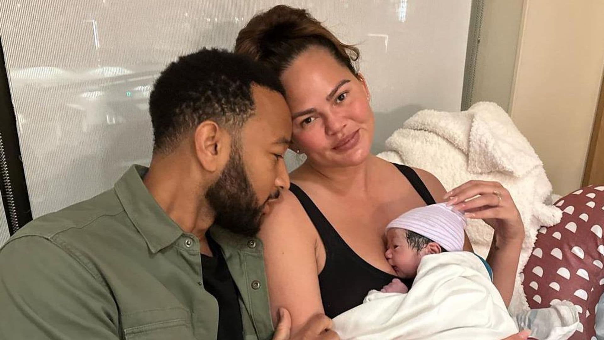 Chrissy Teigen y John Legend reciben a su cuarto bebé a través de un vientre de alquiler