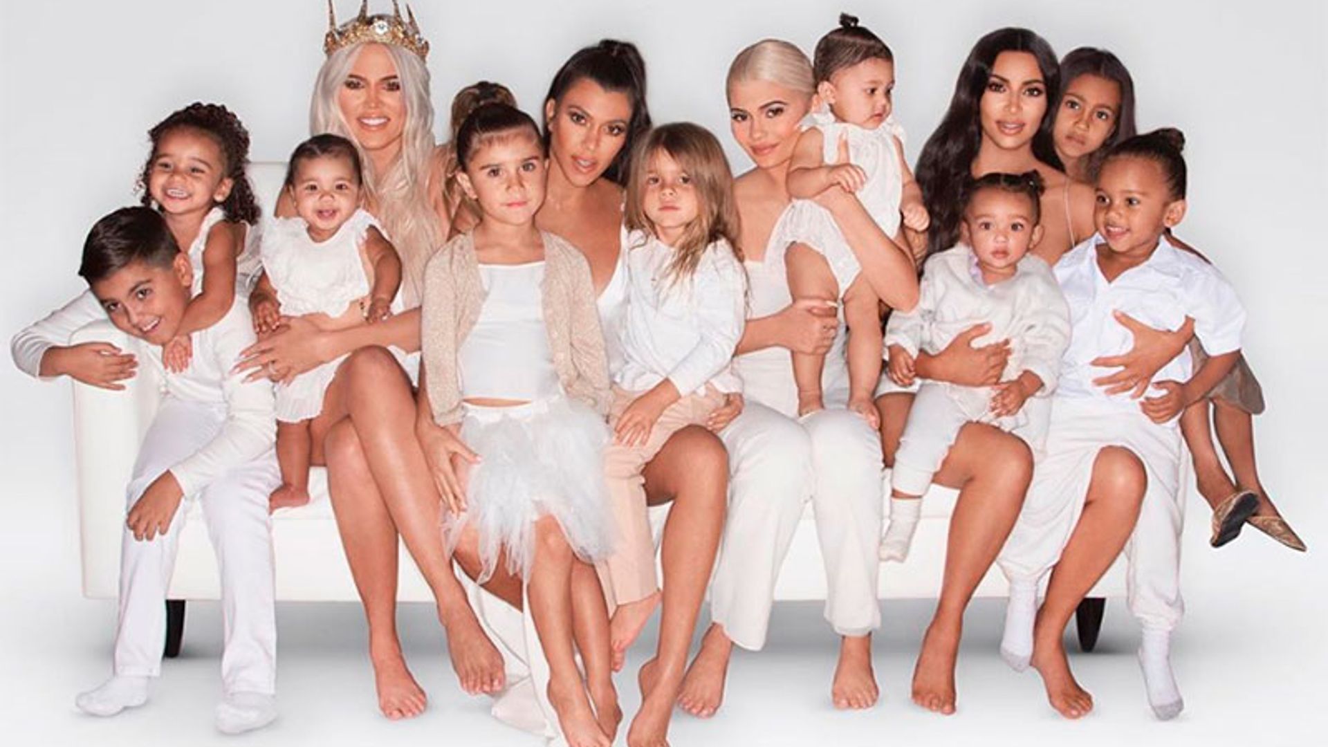 A última hora y con sus hijos como protagonistas: las Kardashian comparten su esperada postal