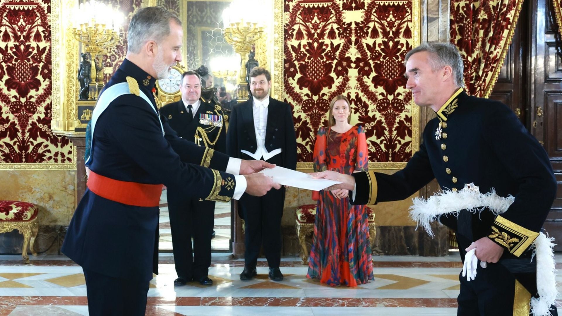 Alex Ellis, embajador de Reino Unido, nos cuenta cómo fue la presentación de Cartas Credenciales ante Felipe VI