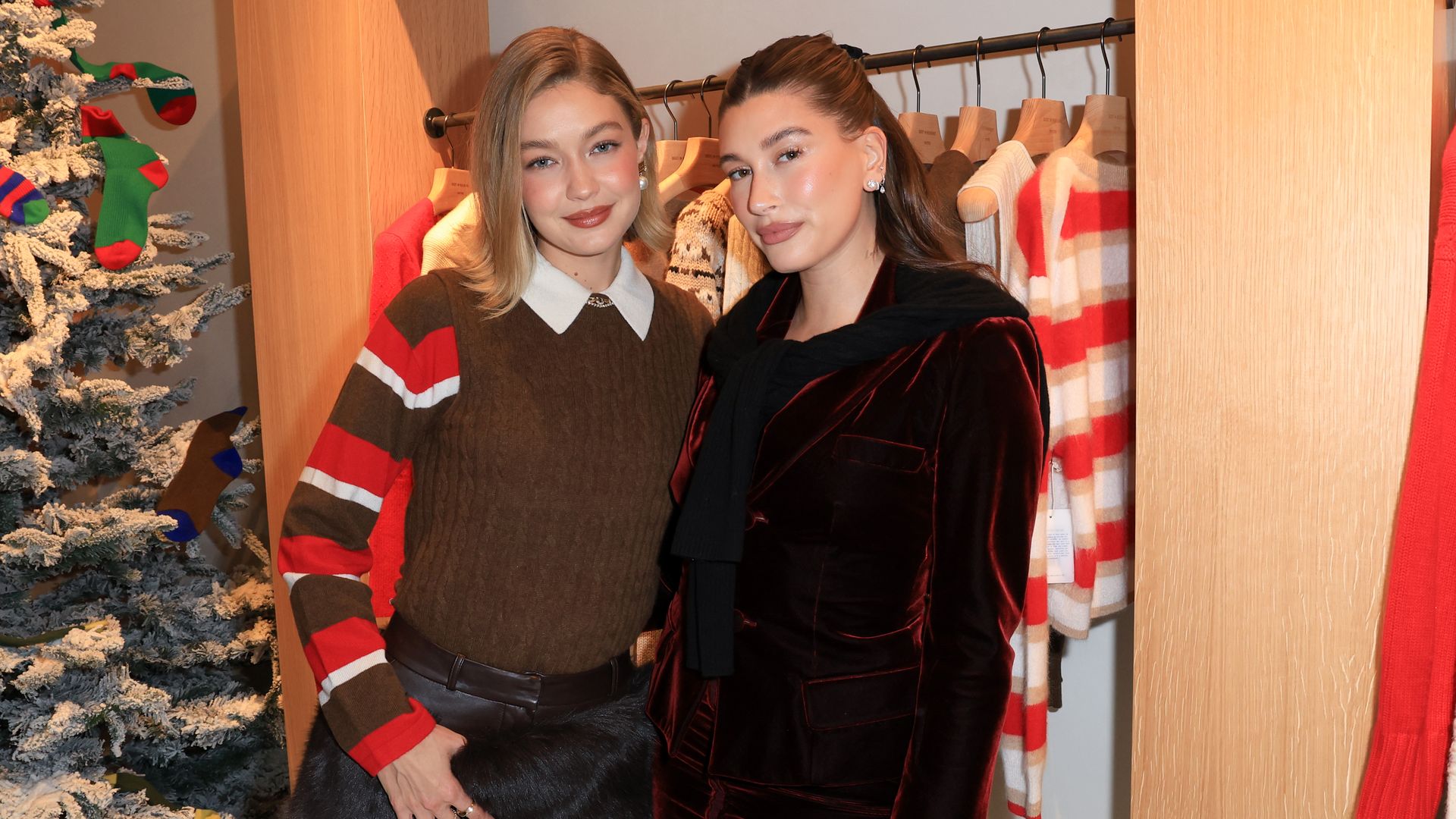 Gigi Hadid y Hailey Bieber dan por inaugurada la época de 'looks' navideños