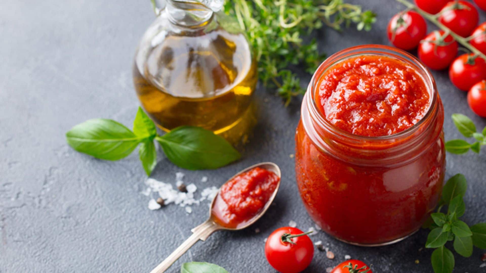 Tomate, mayonesa, bechamel… ¿aún no sabes preparar estas salsas básicas?