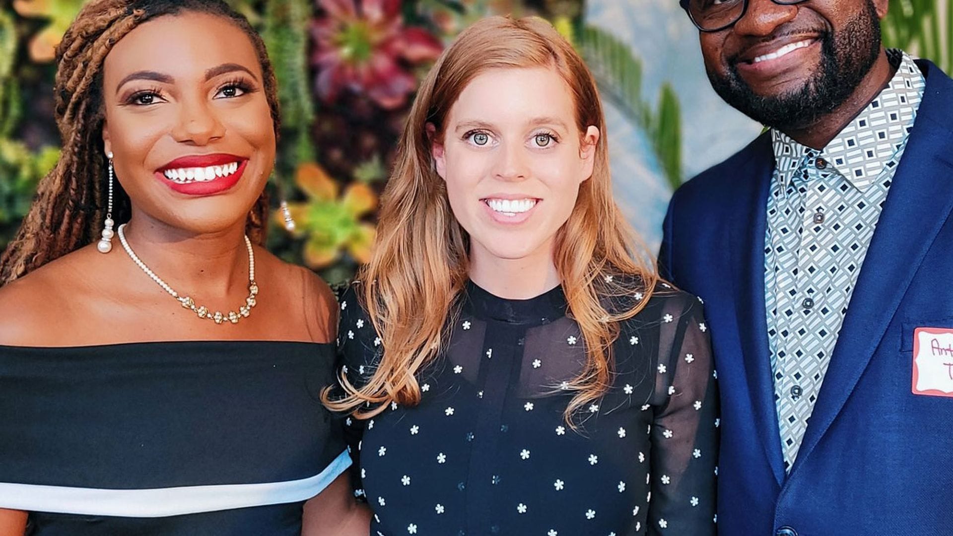 Beatriz de York y Eva González, unidas por el vestido efecto 'lluvia de estrellas'