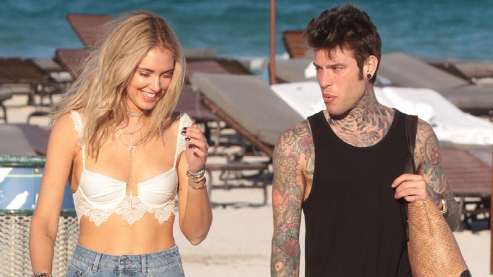 Si no quieres pasar desapercibido en la playa, inspírate en Chiara Ferragni y su novio