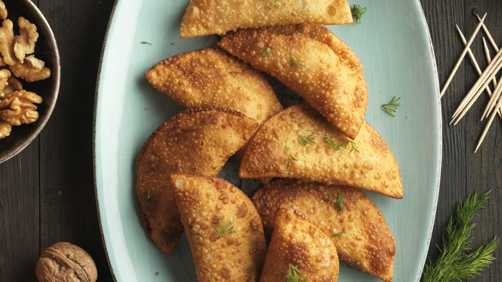 Empanadillas de salmón, eneldo, mascarpone y nueces