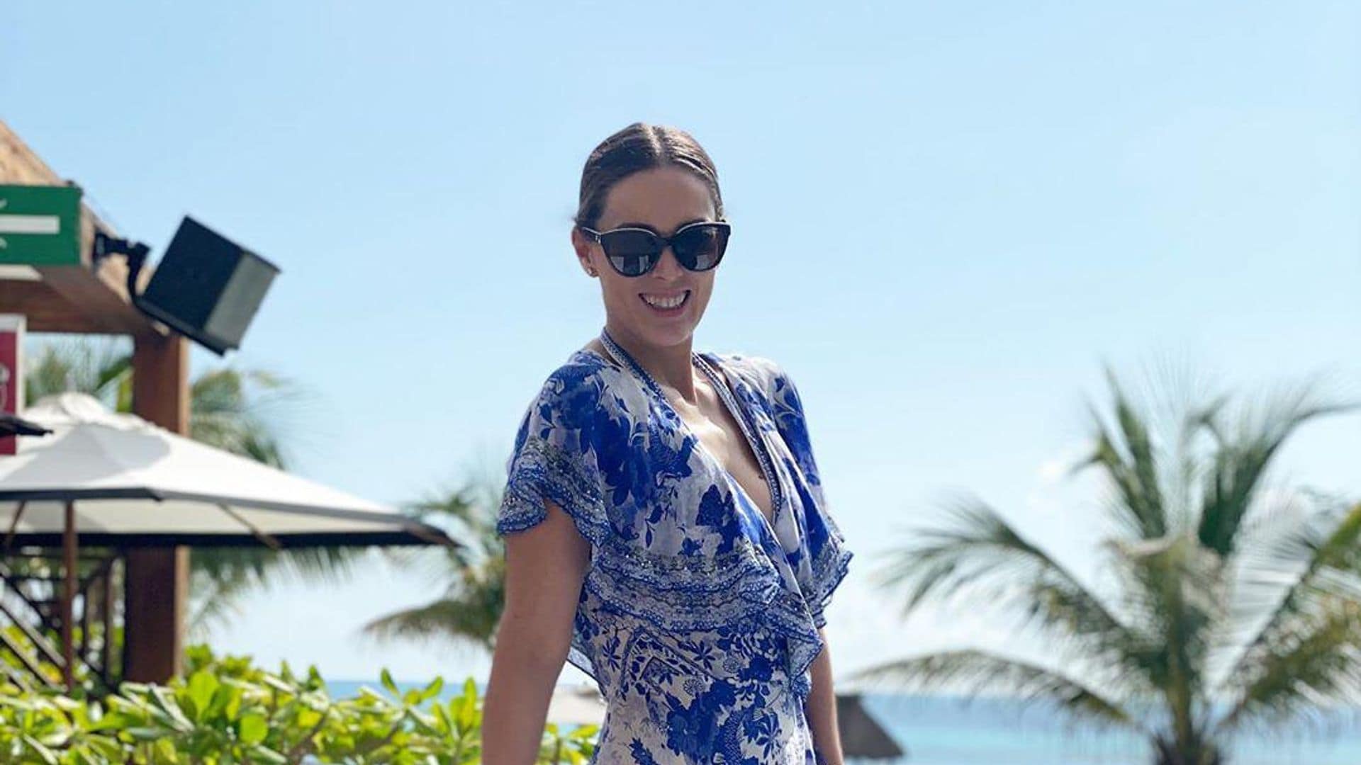 Jacky Bracamontes, feliz y recuperada, de vacaciones en la playa