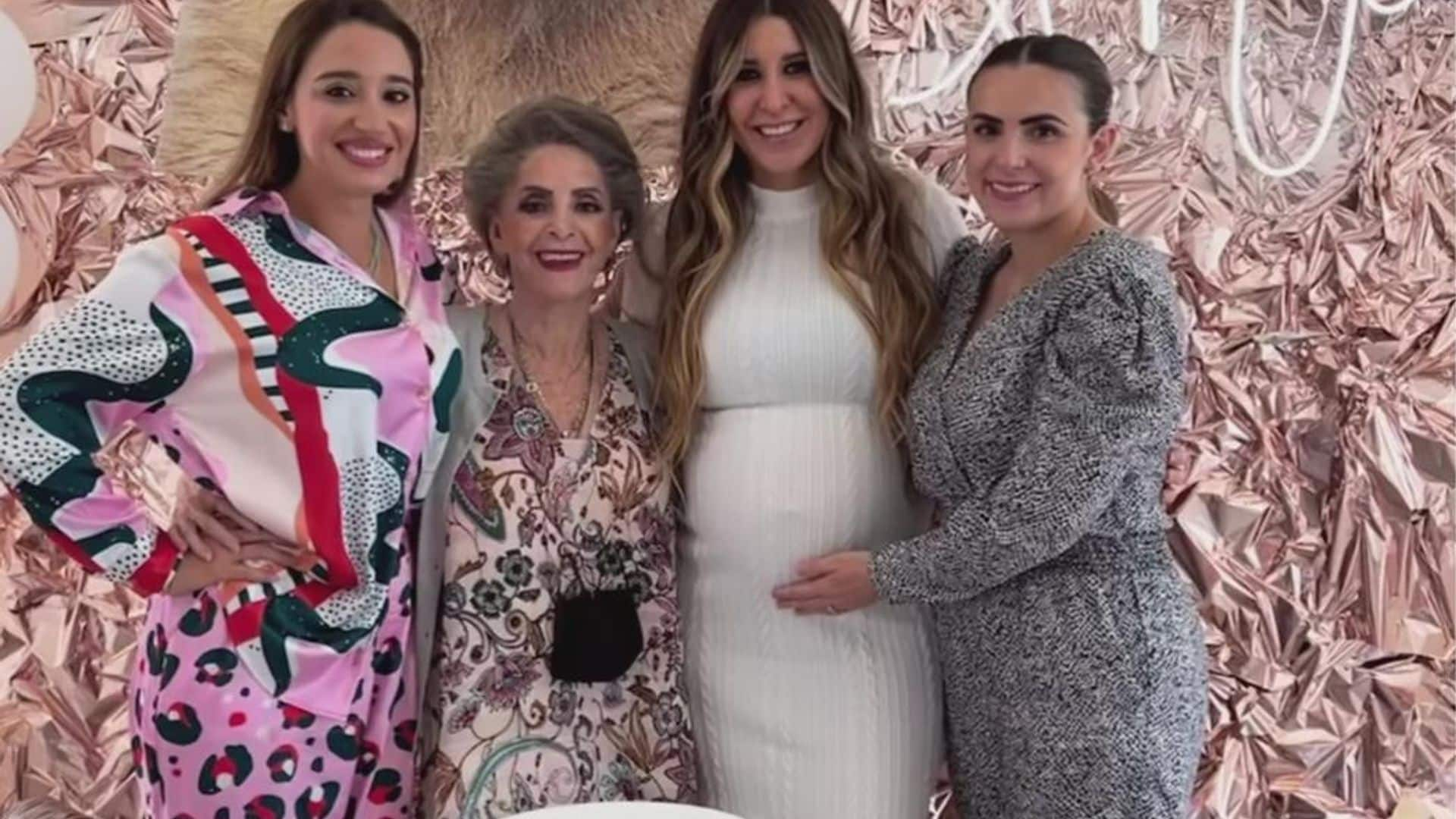 Doña Cuquita celebró el baby shower de Alexia Hernández, esposa de Álex Fernández