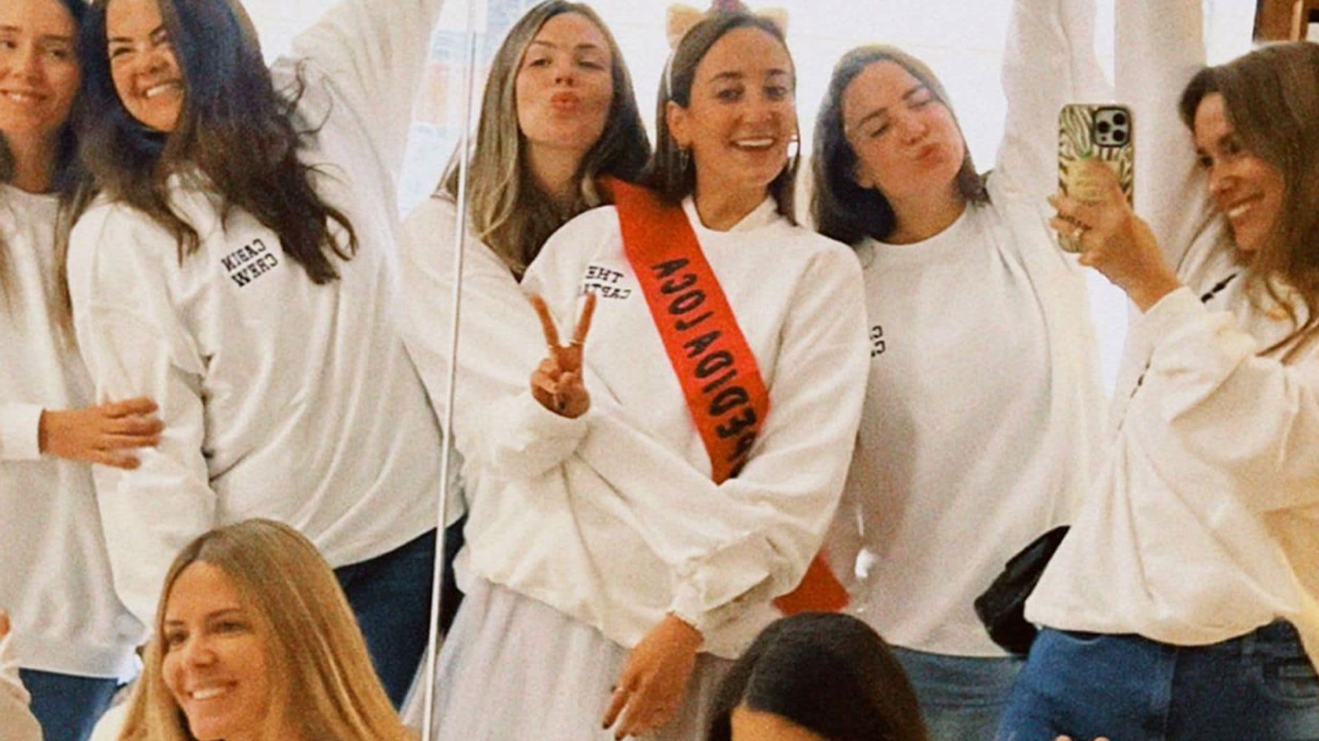 La 'loca' despedida de soltera de Lucía Pombo, organizada por sus hermanas ¡y con secuestro incluido!