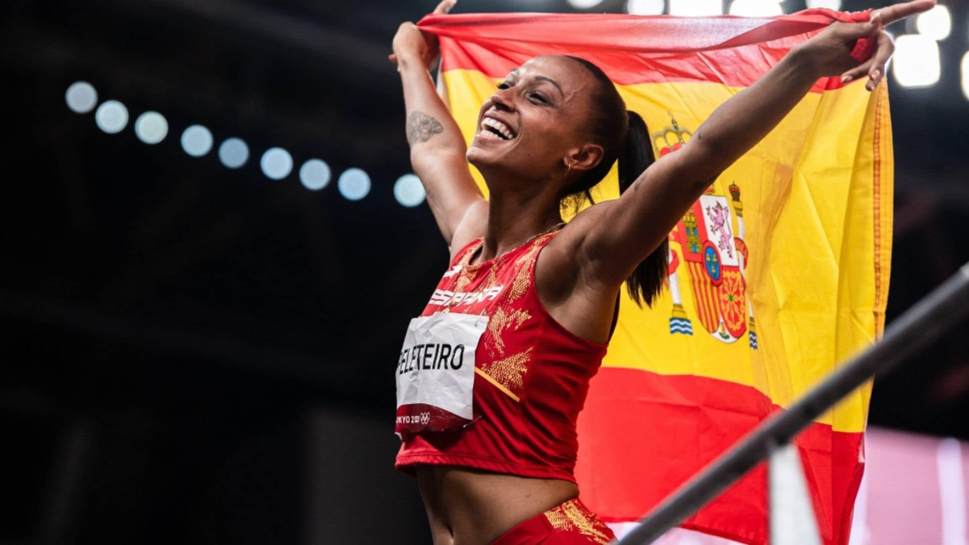 ¡Doble celebración! Ana Peleteiro bate el récord de España y gana el bronce en la final de triple salto