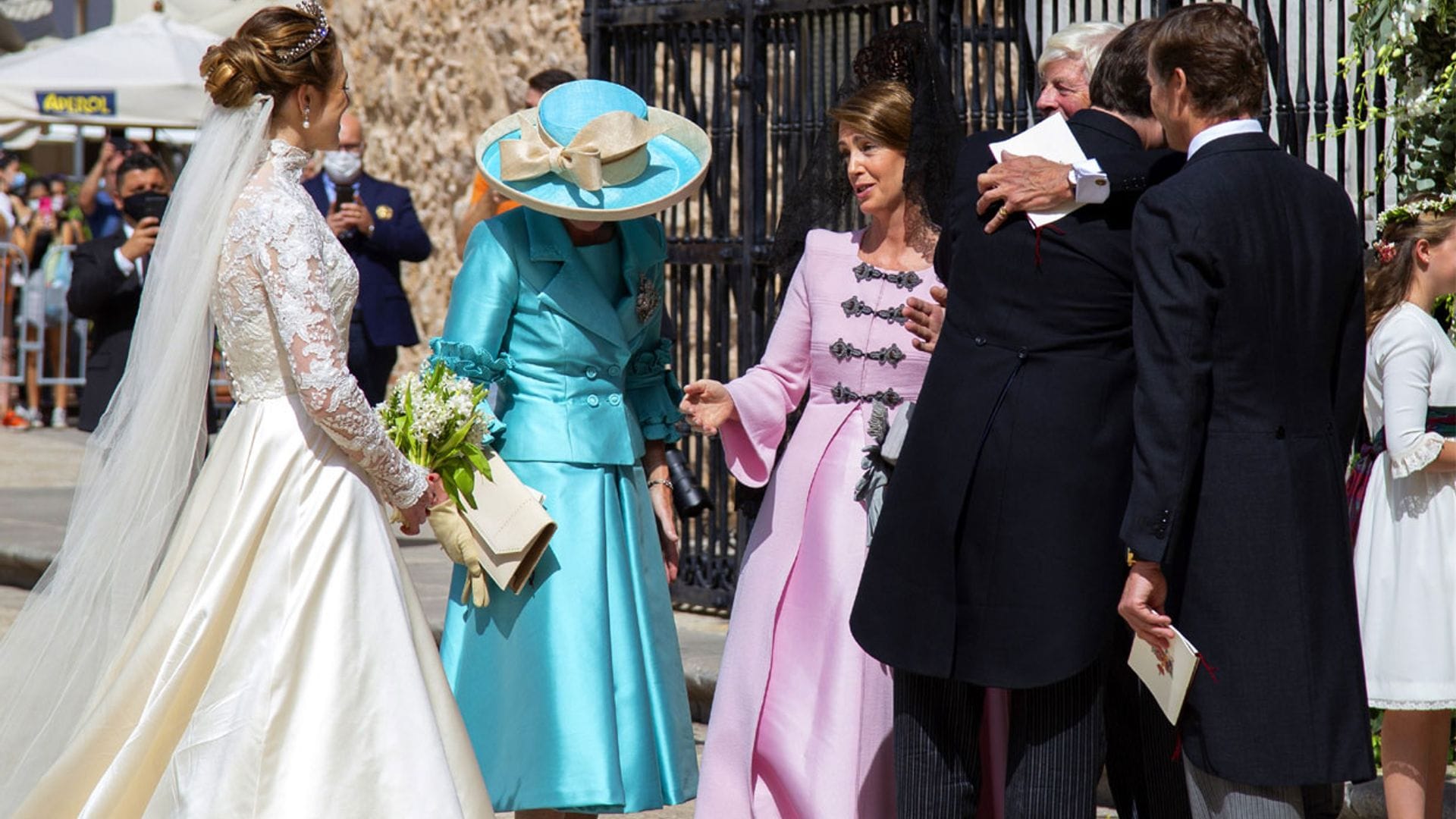 La buena sintonía entre los Borbón-Dos Sicilias y los Lindesay-Bethune en la boda de sus hijos