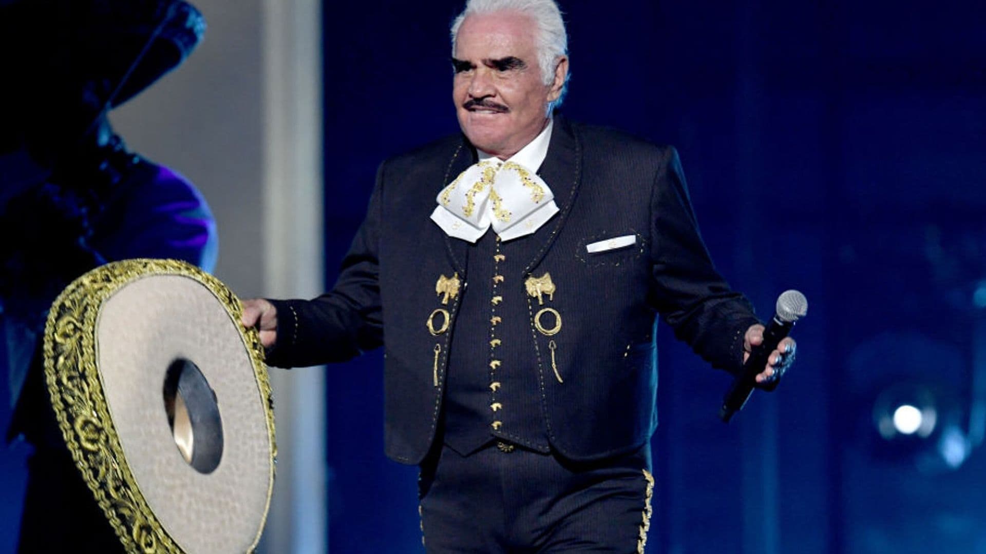 Vicente Fernández regresa a Terapia Intensiva