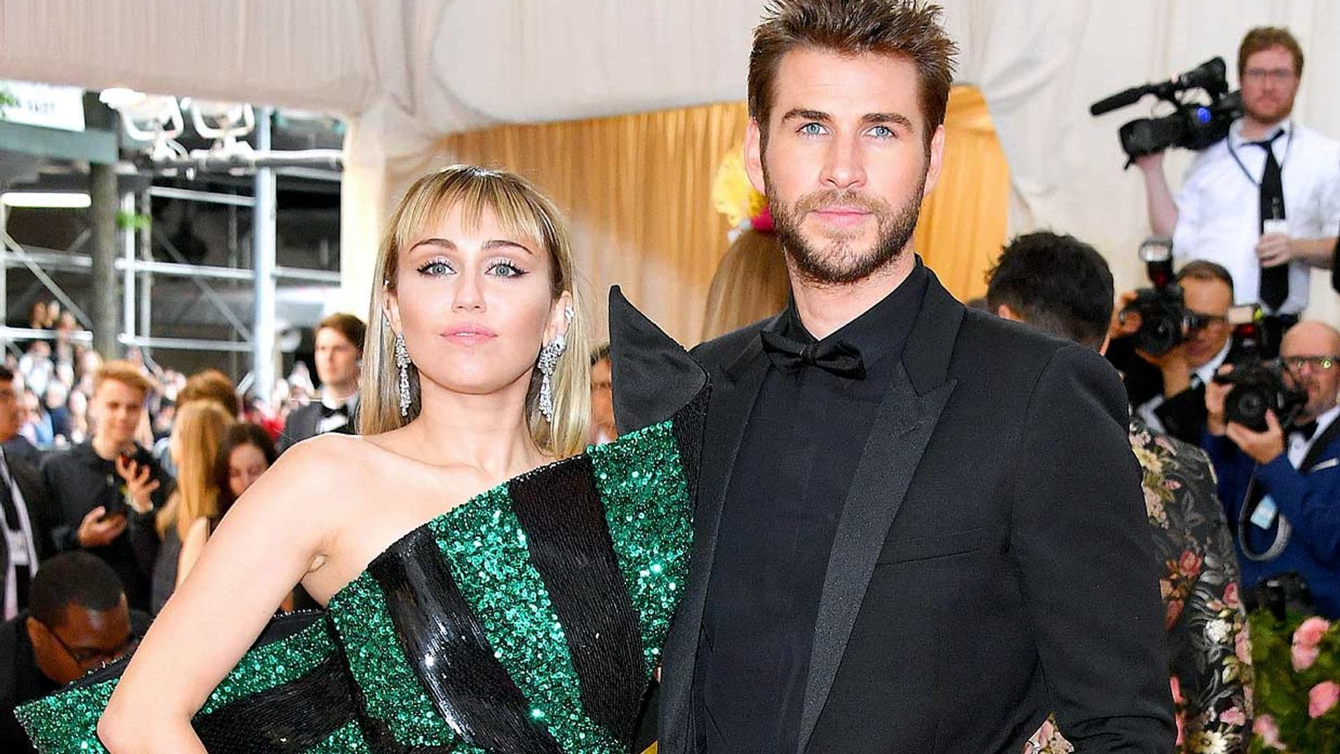 Liam Hemsworth se enteró de su ruptura con Miley Cyrus a través de las redes sociales