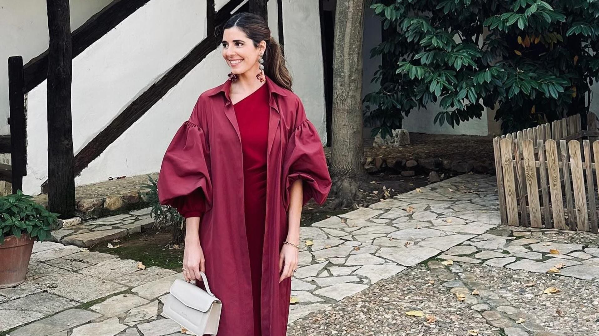 12 looks de invitadas virales que te ayudarán a inspirarte si tienes bodas este invierno