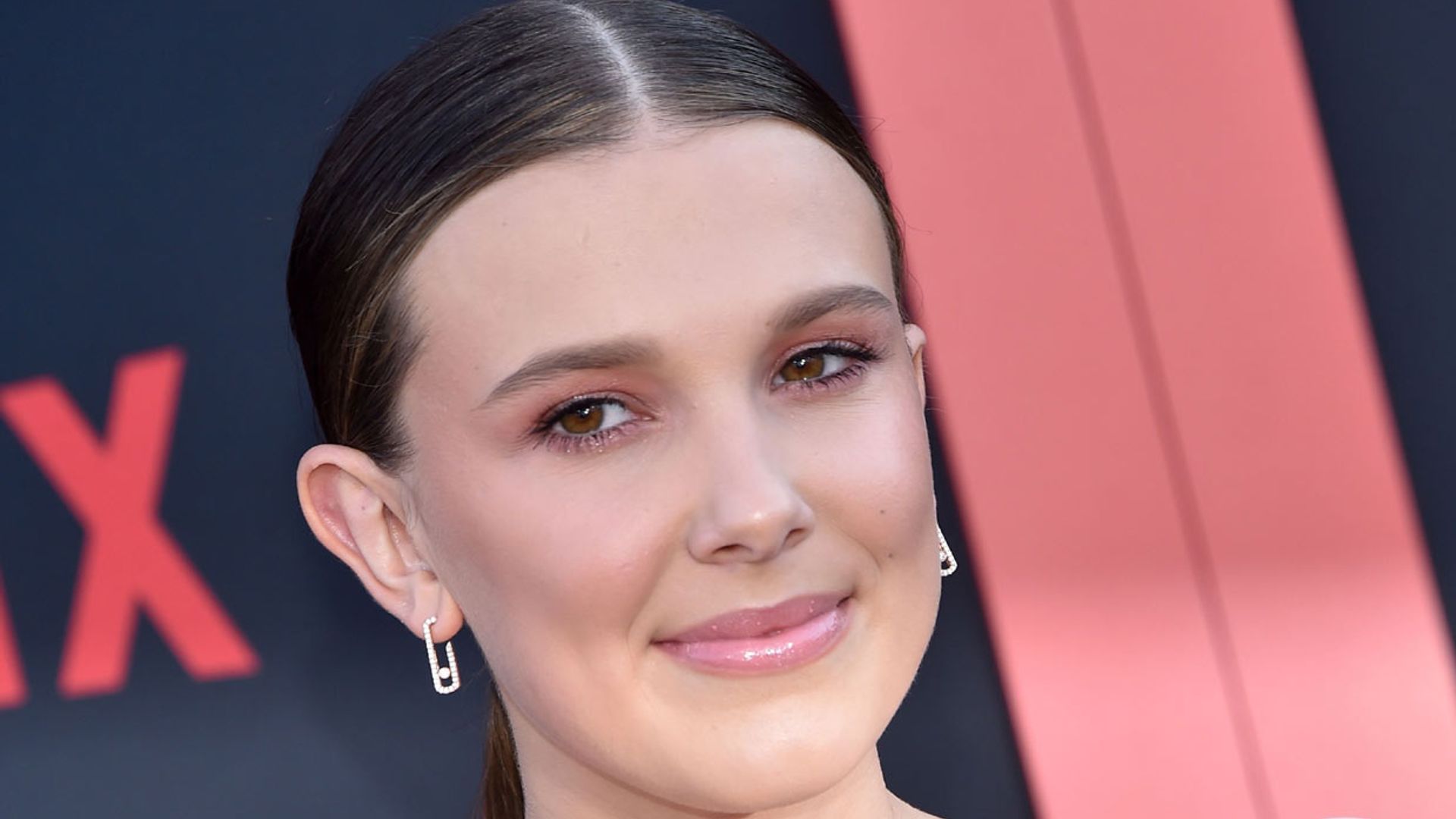 Millie Bobby Brown sorprende a sus fans y se pasa al bando de las rubias