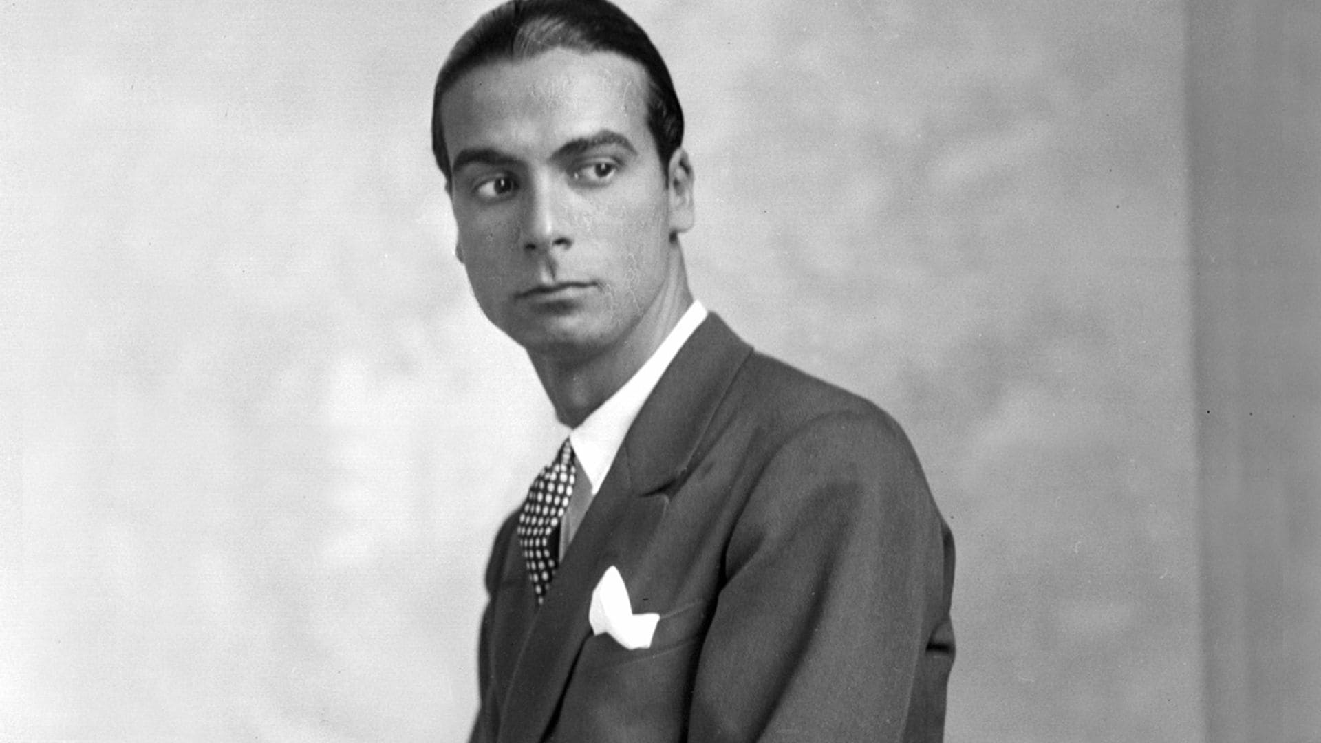 Cristóbal Balenciaga, el gran maestro de la moda, por fin tendrá la serie que se merece