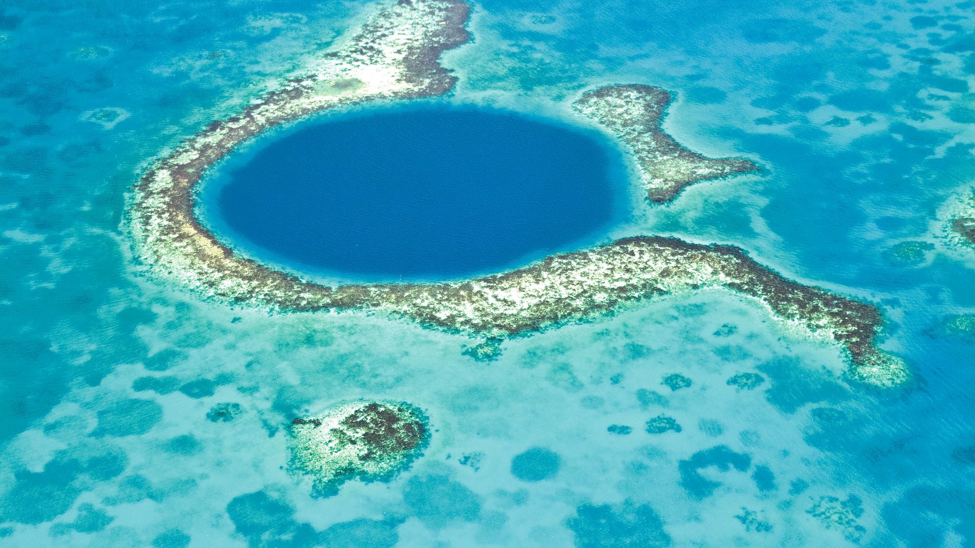 Belice, el sorprendente destino de los agujeros azules