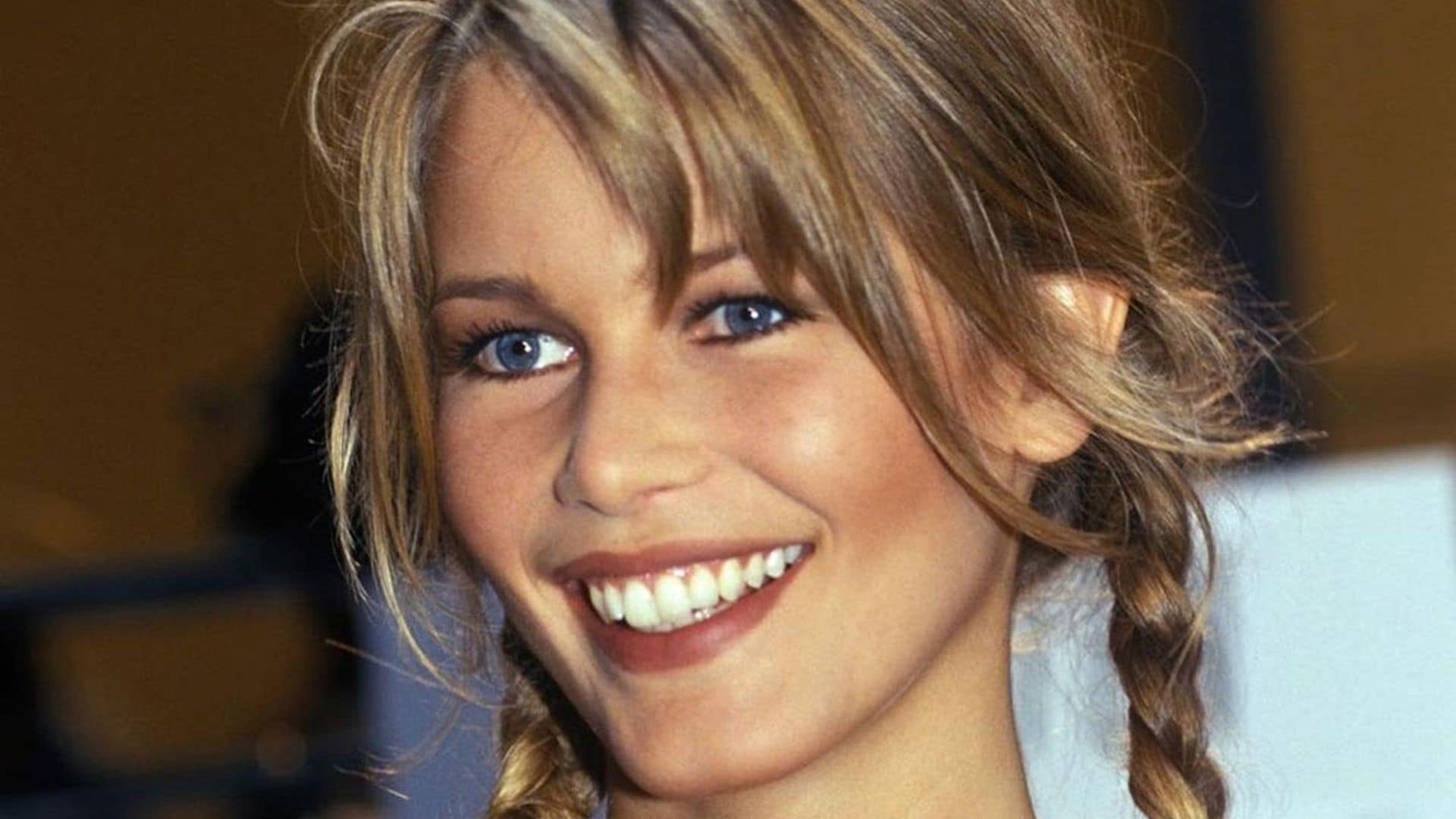 El peinado que unió a Claudia Schiffer con una protagonista de 'Friends' ¡vuelve a ser tendencia!