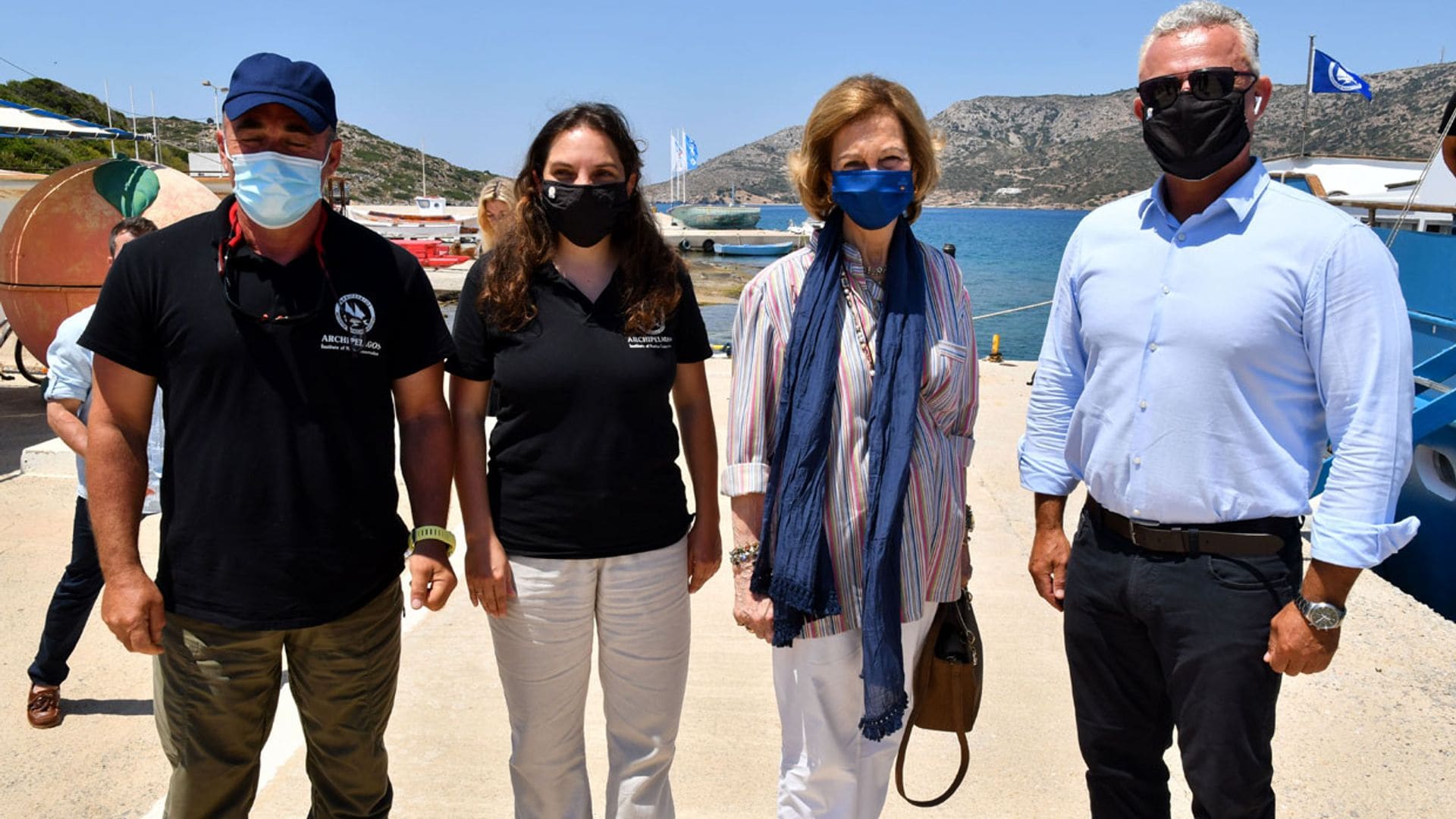 Las imágenes de la visita de doña Sofía a un centro de rehabilitación para mamíferos marinos en Grecia