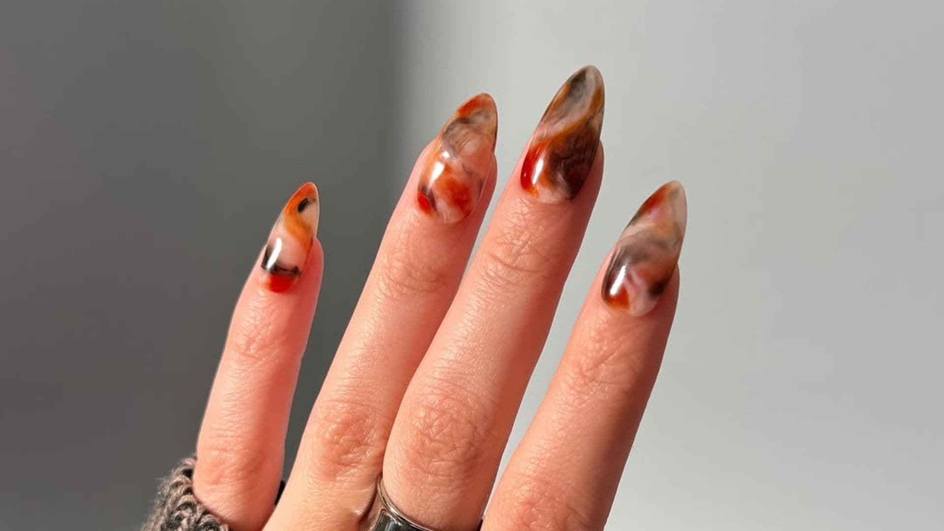 'Marble nails' y otras manicuras de tendencia que combinan con todo