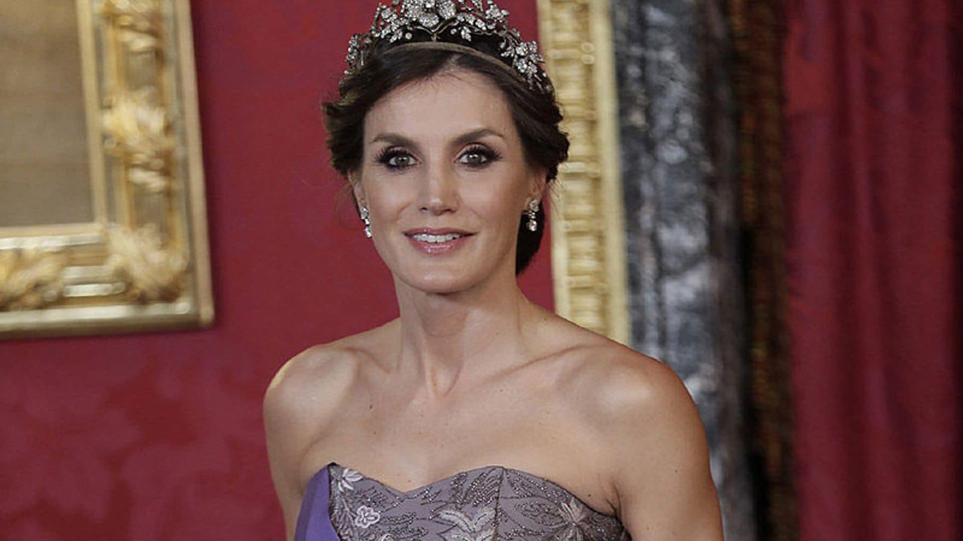 Una Reina en plena forma: los brazos tonificados de doña Letizia, de 2011 a hoy