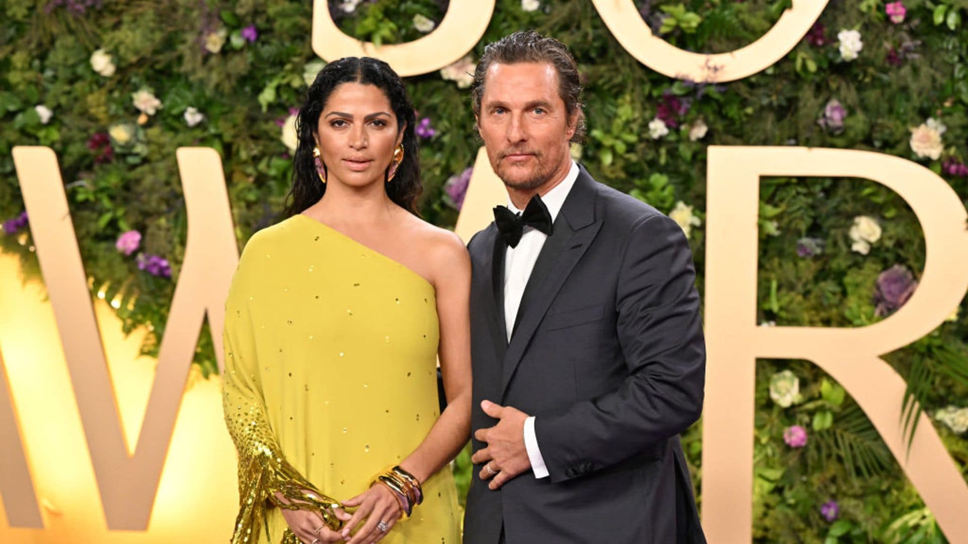 Camila Alves y Matthew McConaughey deslumbran en la 'red carpet' de los Joy Awards