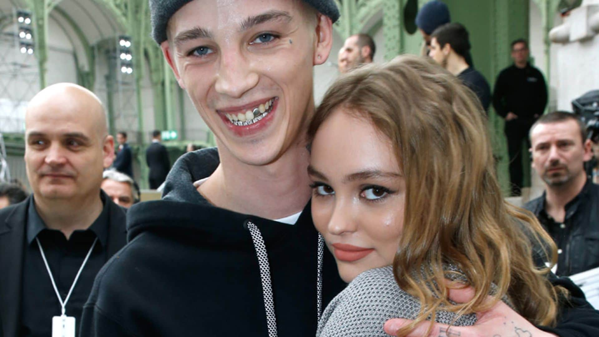 ¿A qué ‘pirata’ te recuerda el novio de Lily Rose Depp?