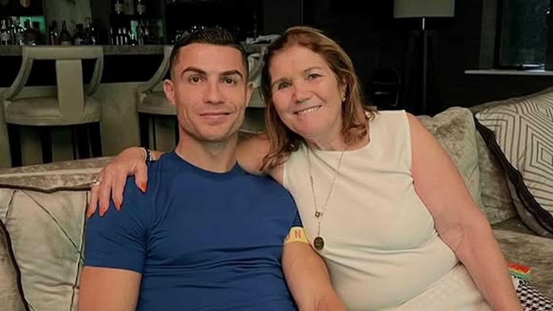 Cristiano Ronaldo y el lindo homenaje que hizo a su mamá por su cumpleaños 70