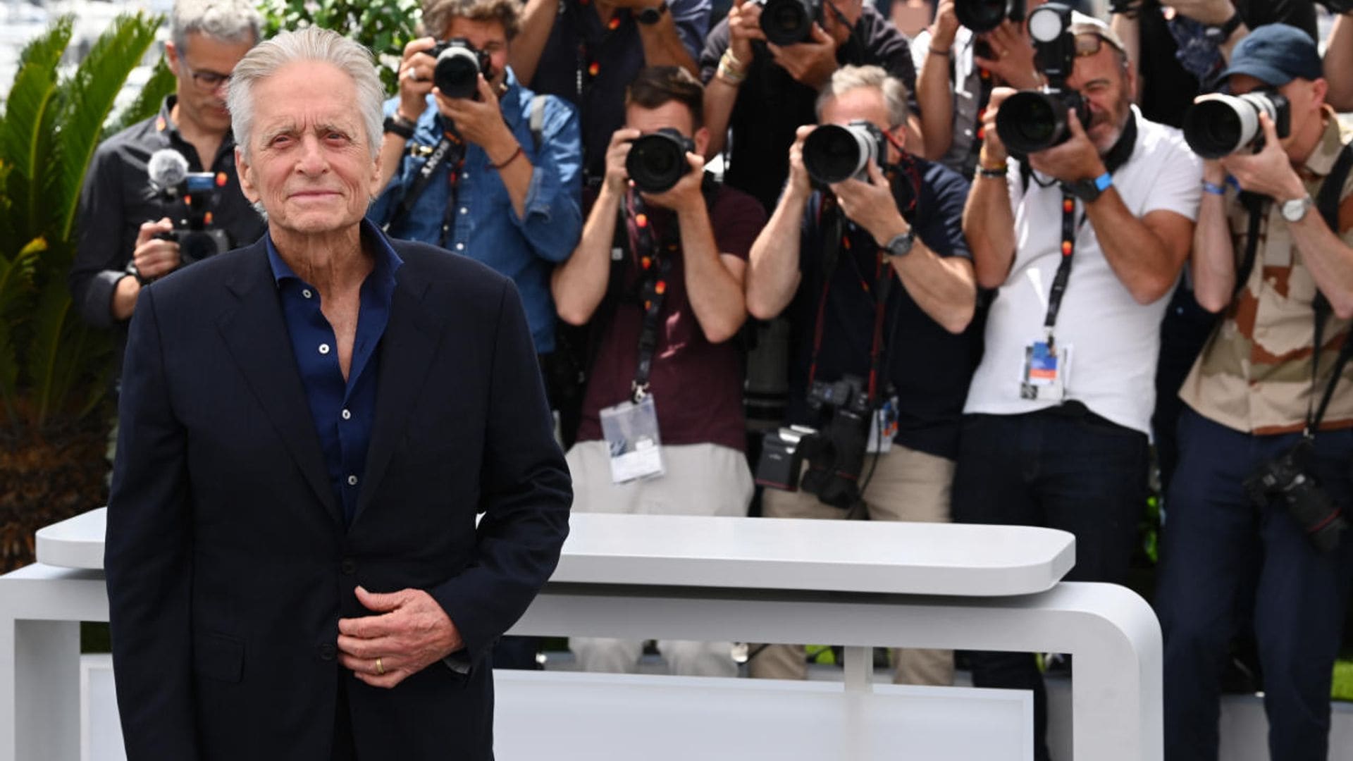 Michael Douglas ya está en Cannes para recibir la Palma de Oro honorífica: repasamos su vida