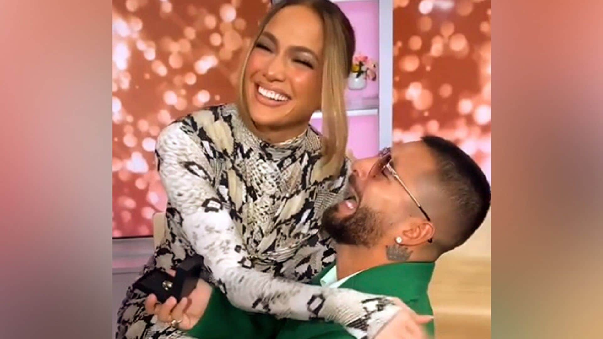 El vídeo viral de Maluma pidiéndole matrimonio a Jennifer López, ¡no te pierdas la respuesta de ella!