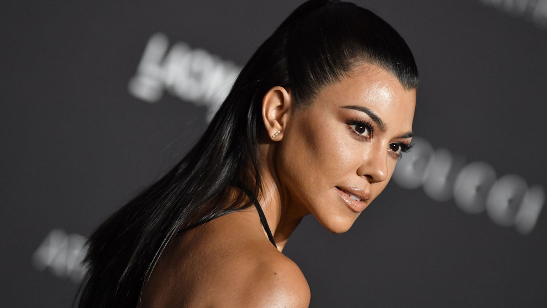 Kourtney Kardashian sorprende a sus fans con un radical cambio de look