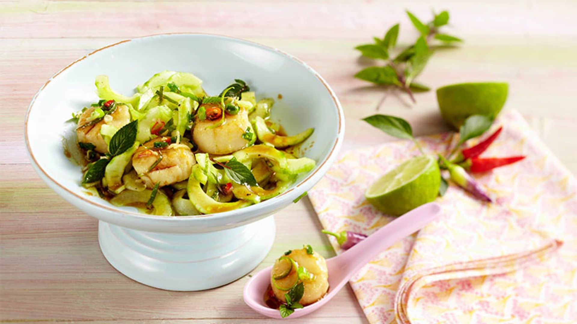 Ensalada de pepino y vieiras a la menta