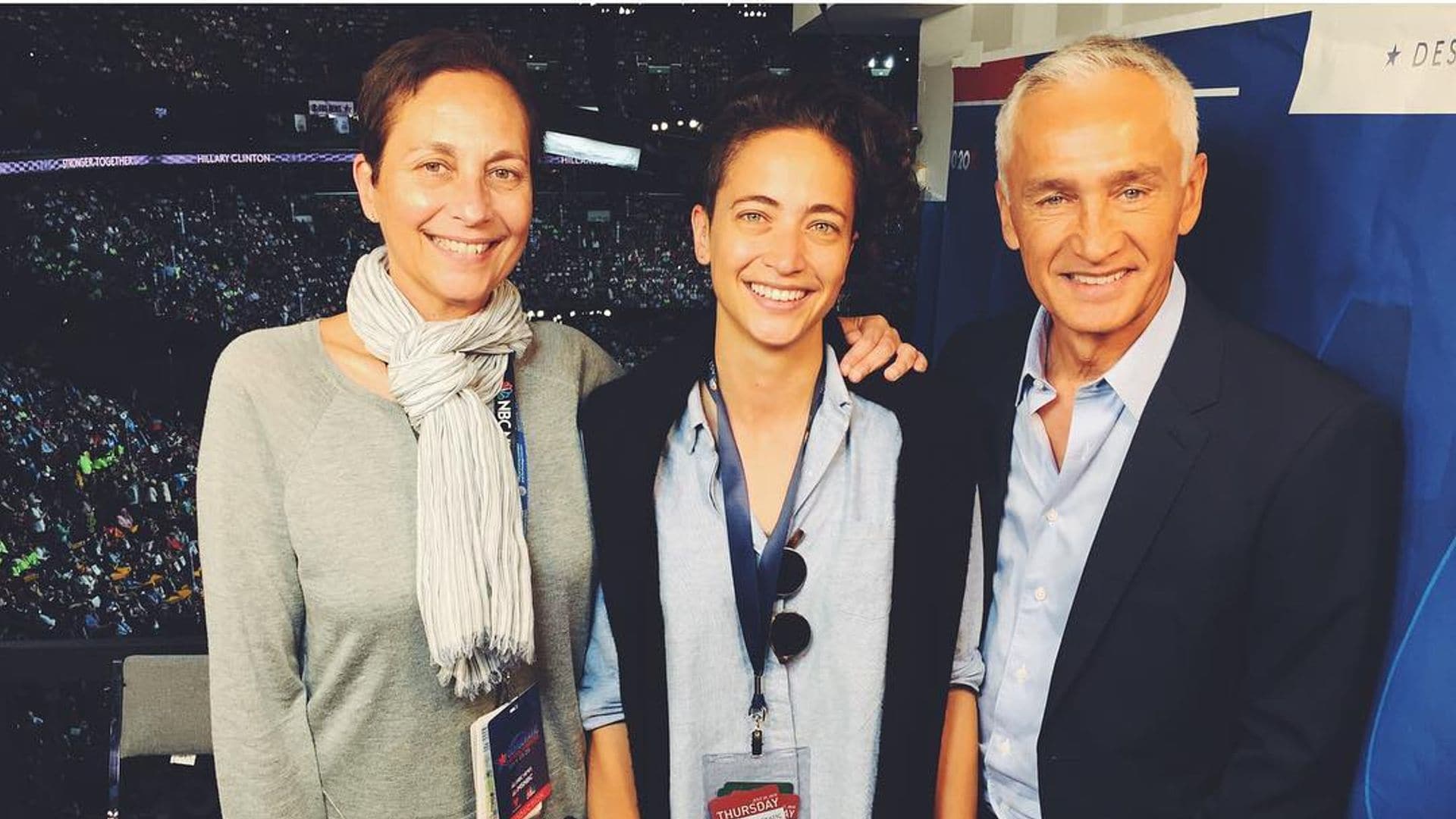 Paola Ramos con sus padres, Gina Montaner y Jorge Ramos