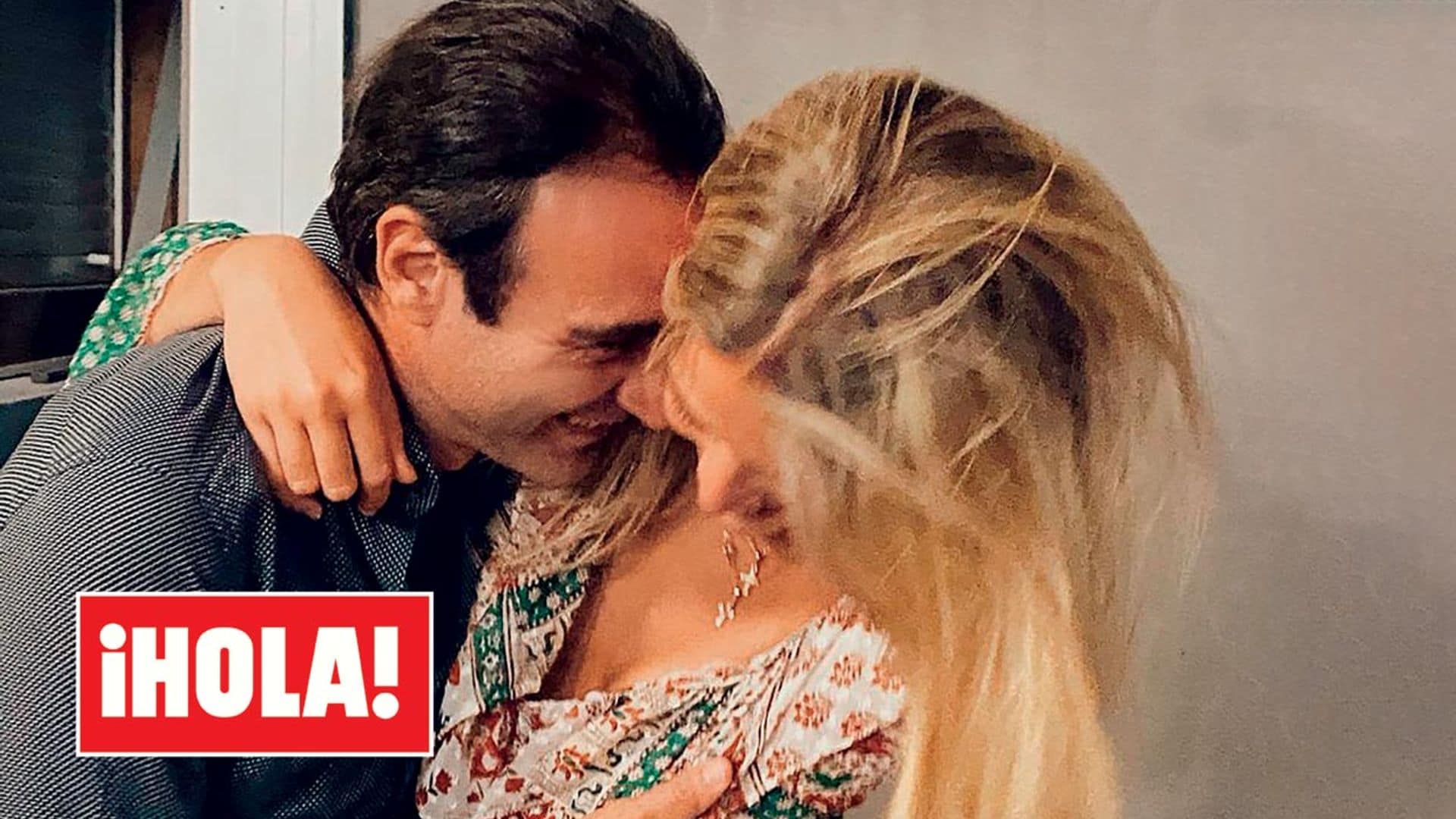 En ¡HOLA!, Enrique Ponce presume públicamente de su relación con Ana Soria