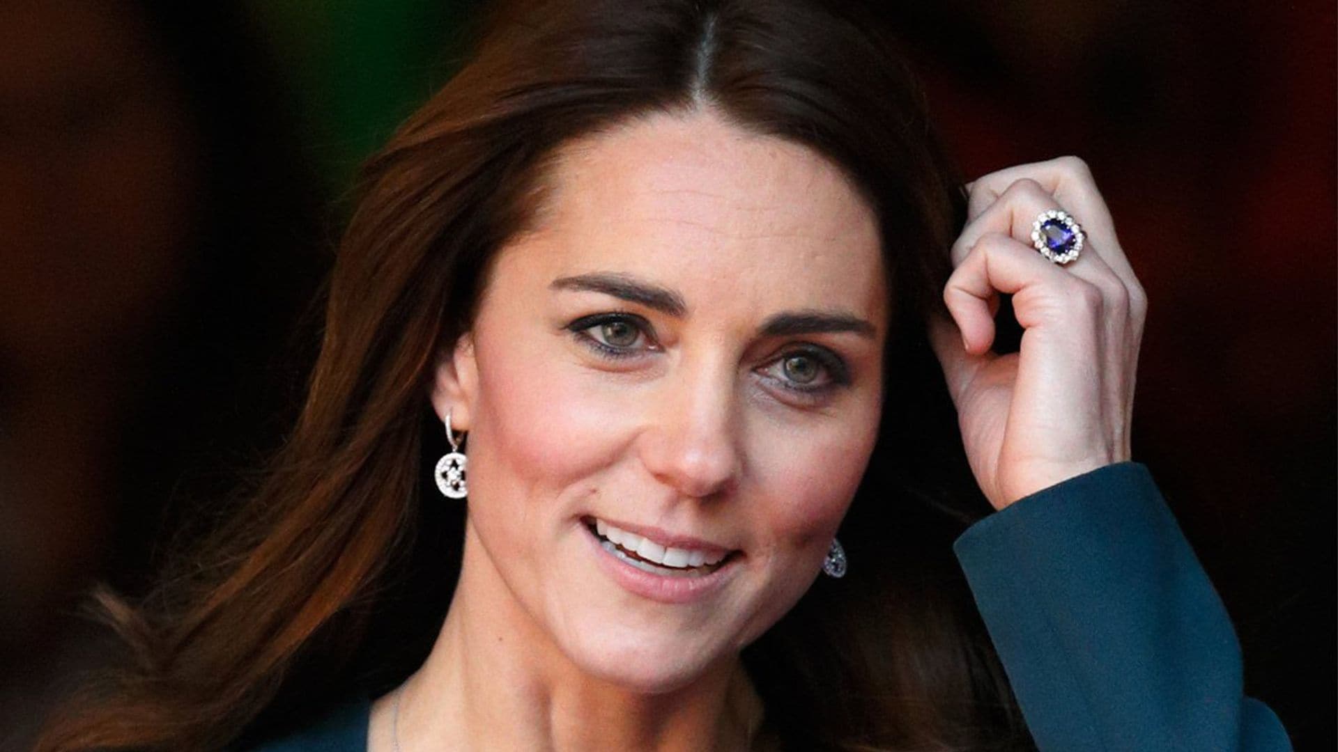 kate middleton con su anillo de compromiso