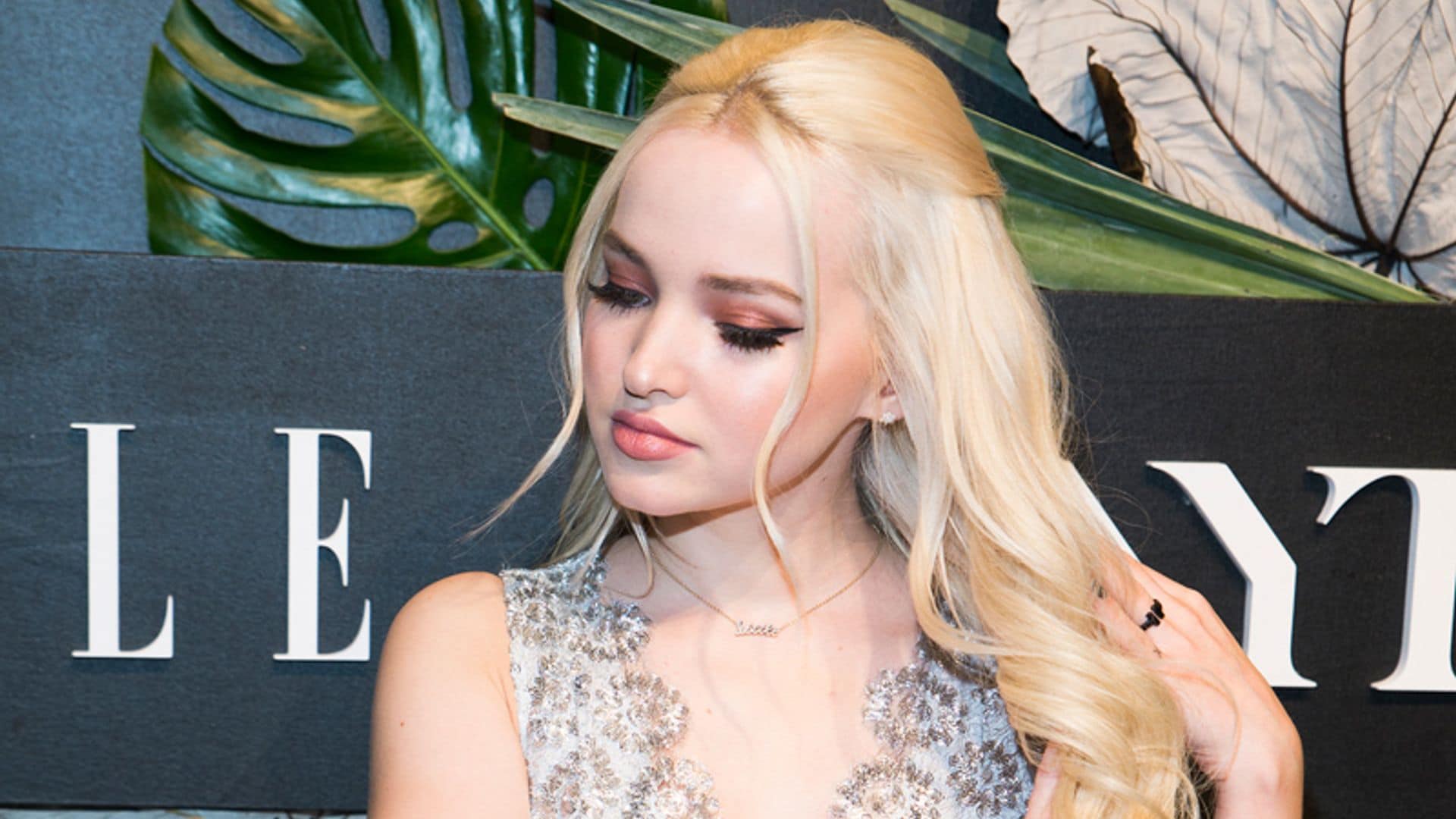 Dove Cameron lo confirma, el rubio nunca pasará de moda y estas son las razones