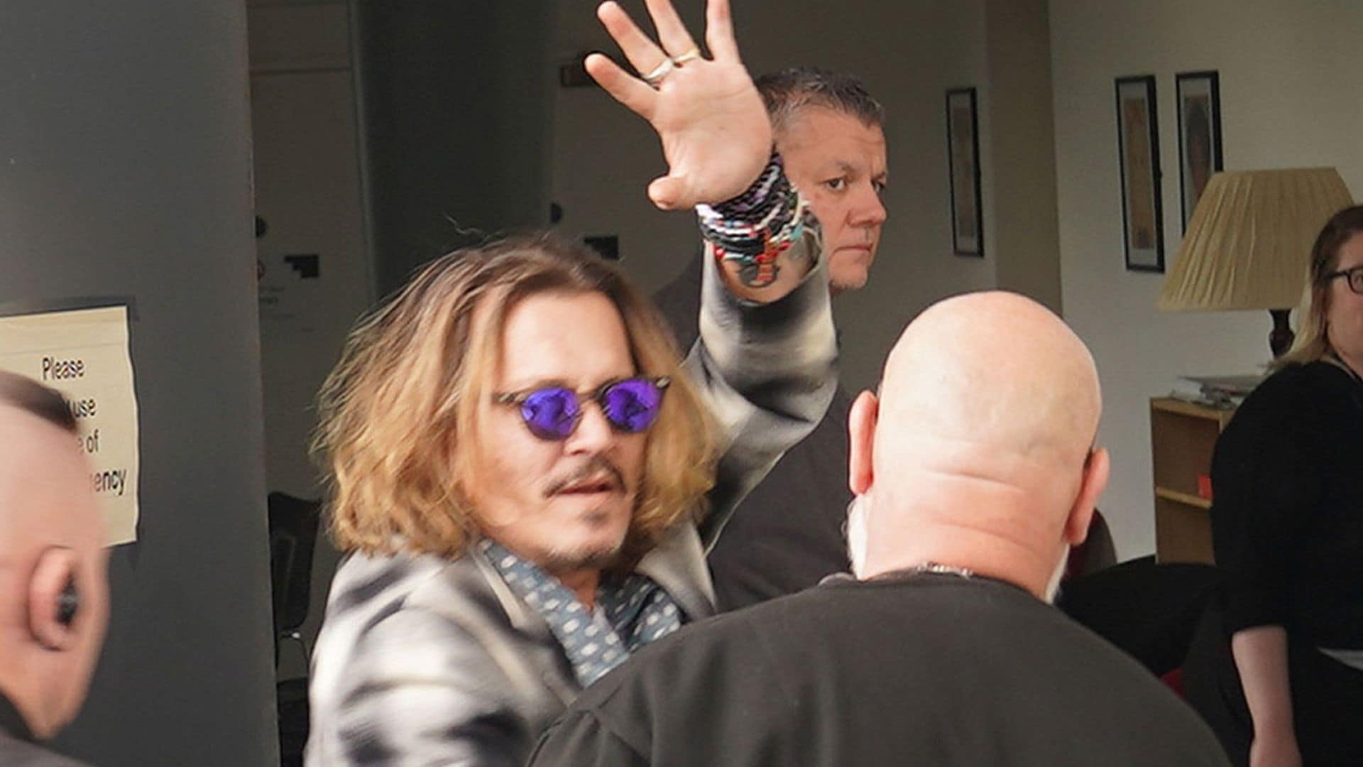 Eufórico, así ha reaparecido Johnny Depp tras su victoria judicial contra Amber Heard