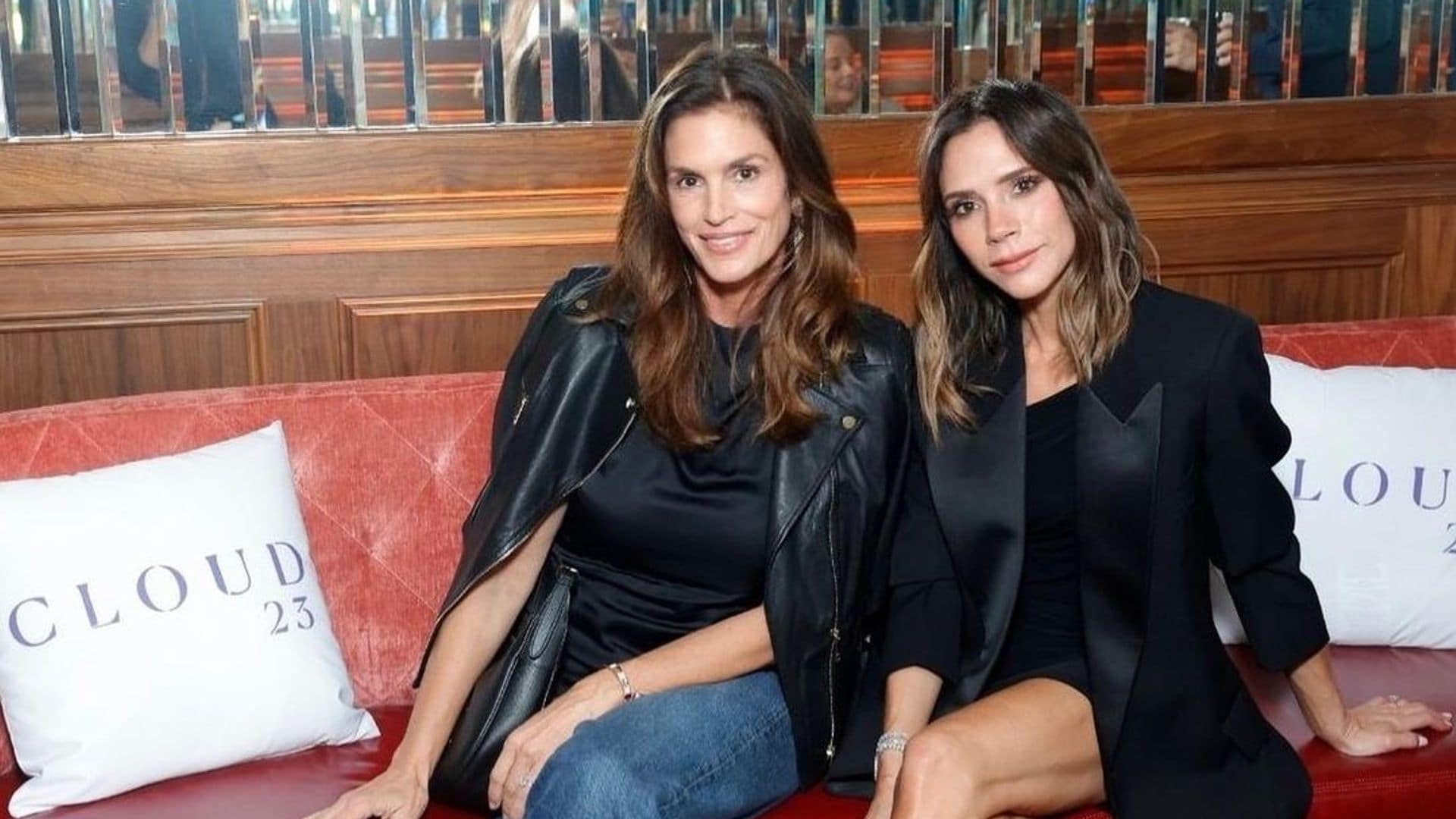 Victoria Beckham y sus mejores claves para llevar minifalda a los 50