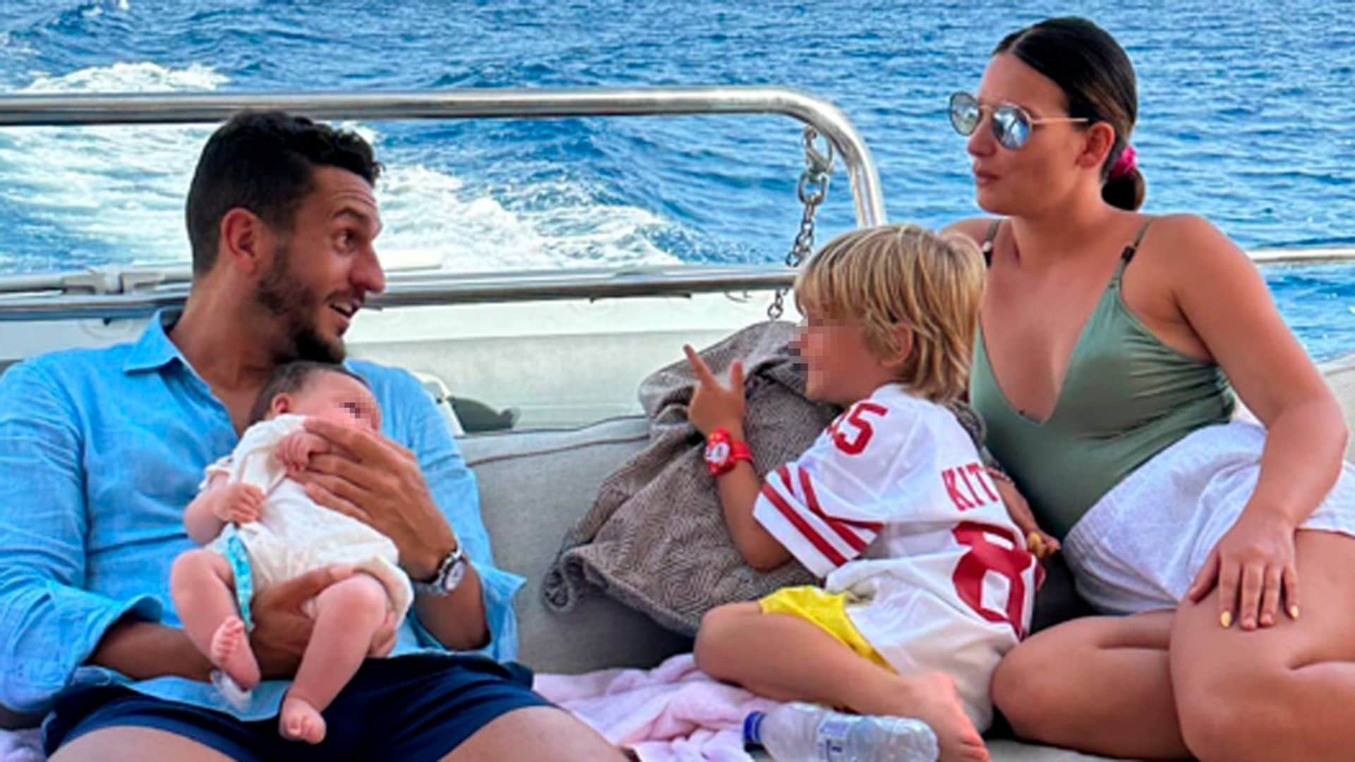 Las imágenes del espectacular cumpleaños de Beatriz Espejel con su familia navegando por las islas griegas