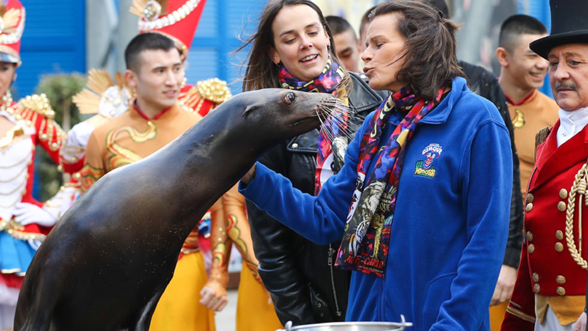 Estefanía de Mónaco, Paulina Ducruet y los besos traviesos de los leones marinos