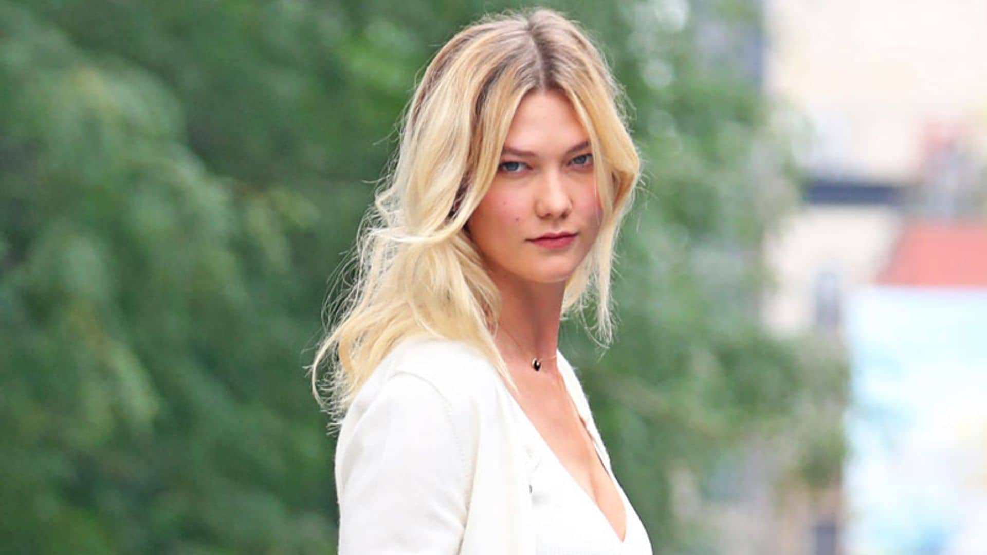 Karlie Kloss propone el look infalible para volver a la oficina