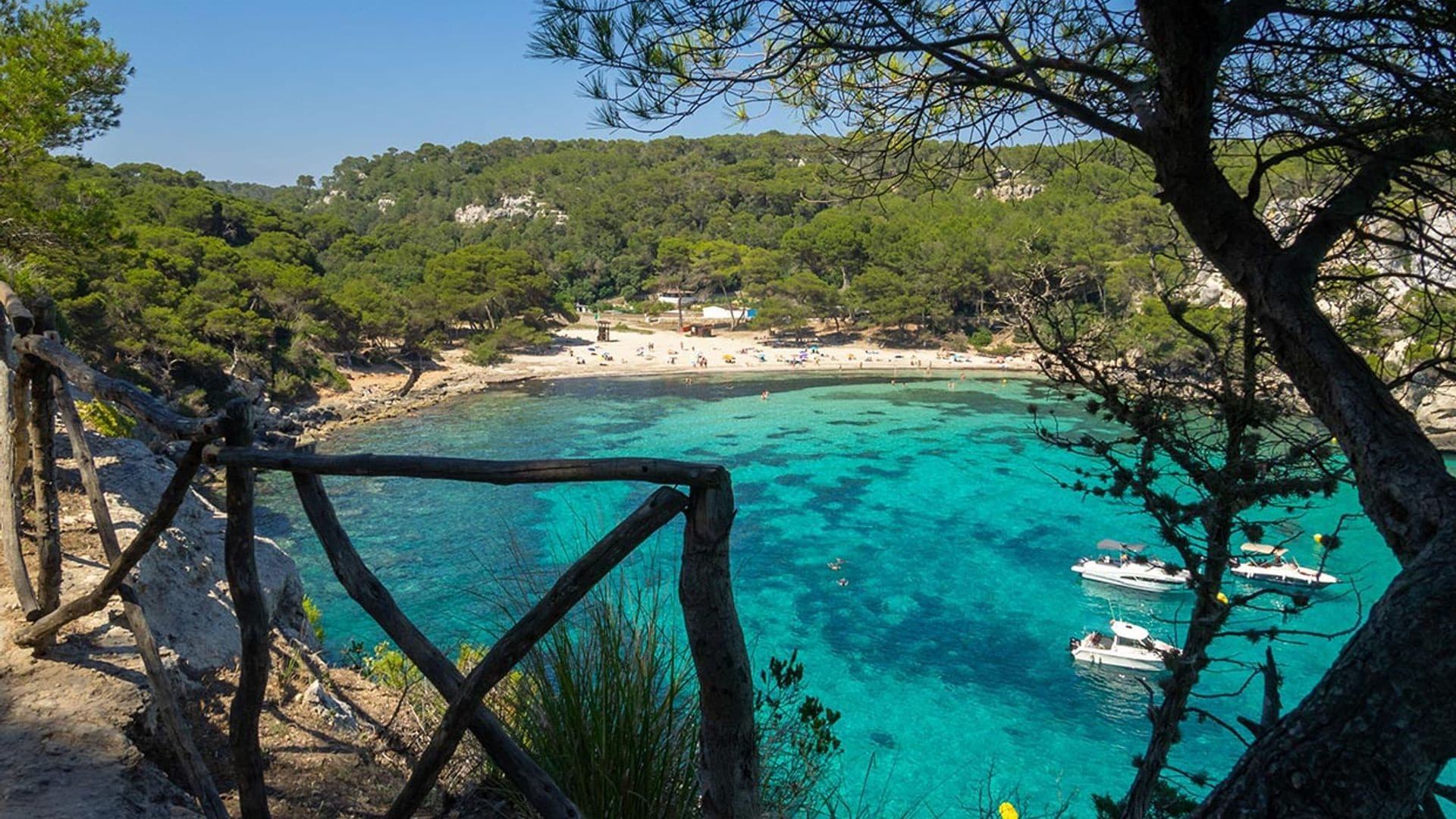 Entre calas maravillosas y yacimientos ciclópeos por Menorca