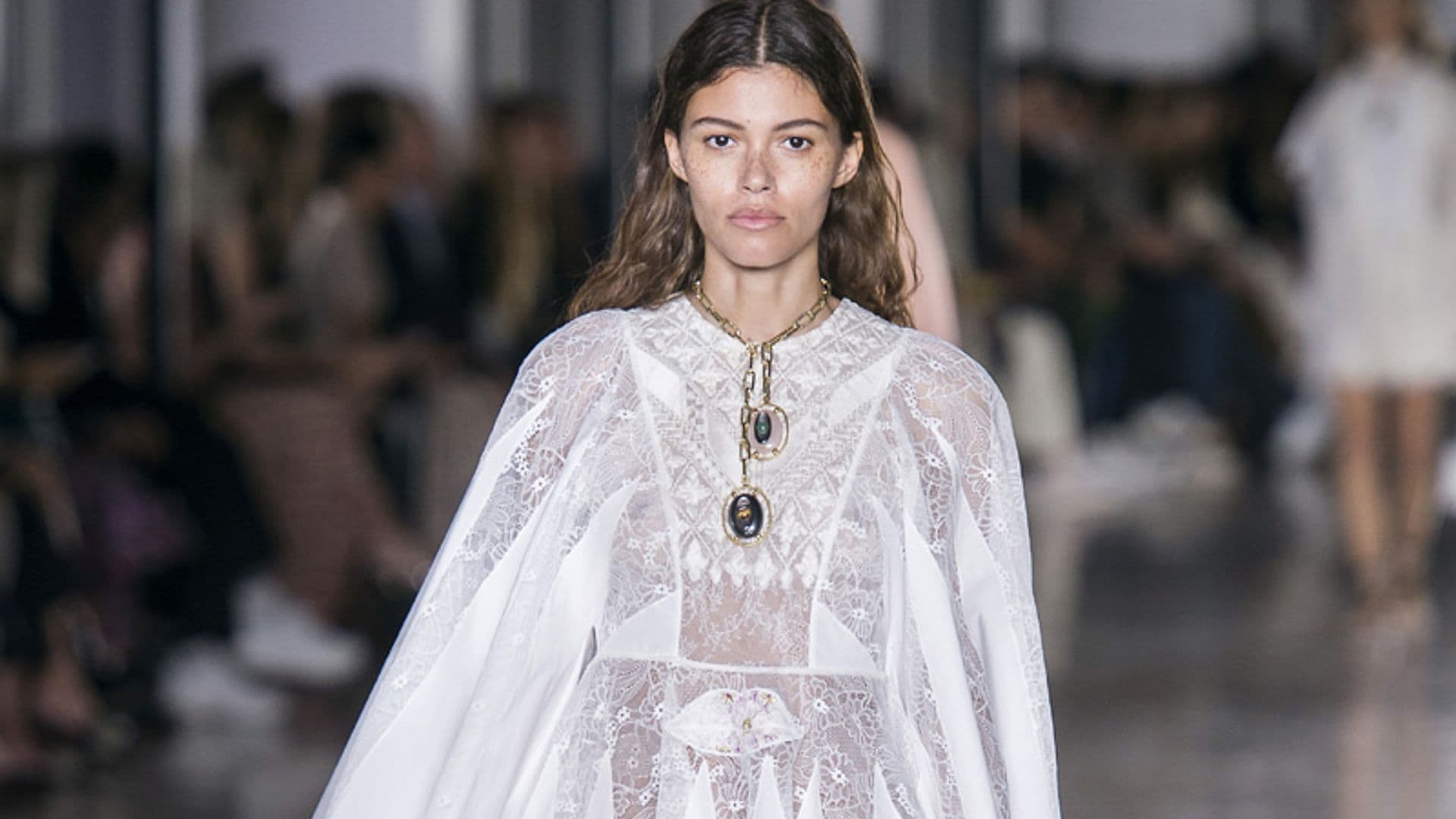 Giambattista Valli, la inspiración si quieres diseñar tu propio vestido de novia