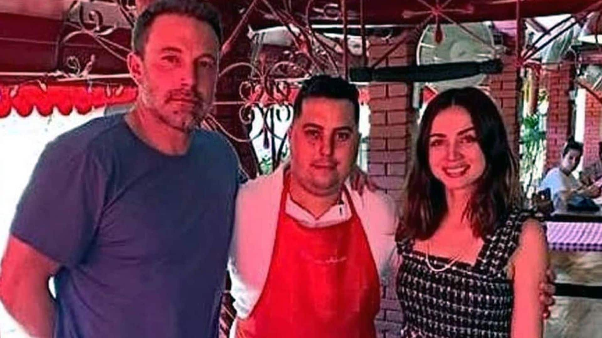 Gastronomía y turismo, Ana de Armas ejerce de anfitriona con Ben Affleck en Cuba