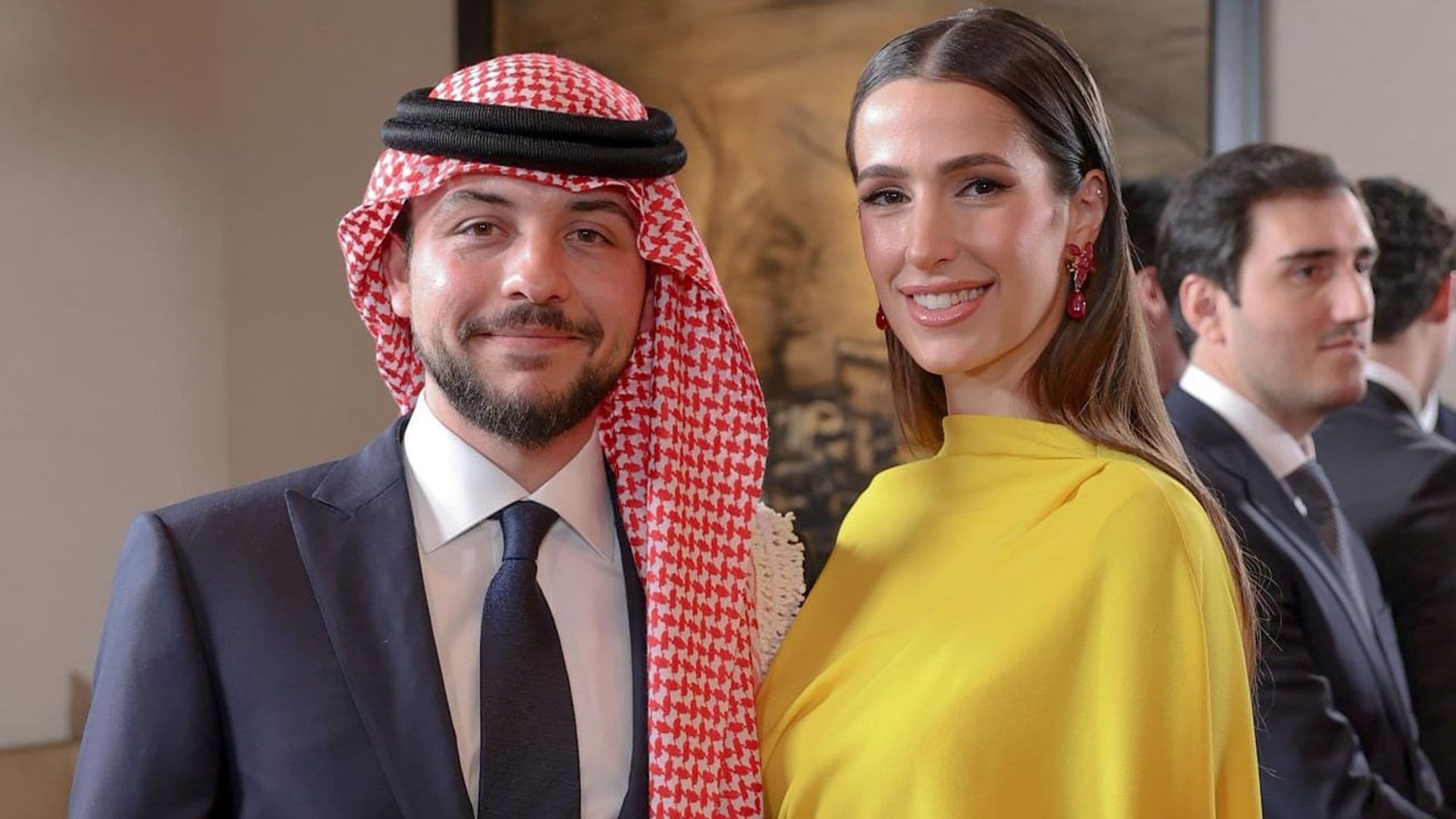 El príncipe Hussein y la princesa Rajwa de Jordania anuncian que esperan a su primer bebé