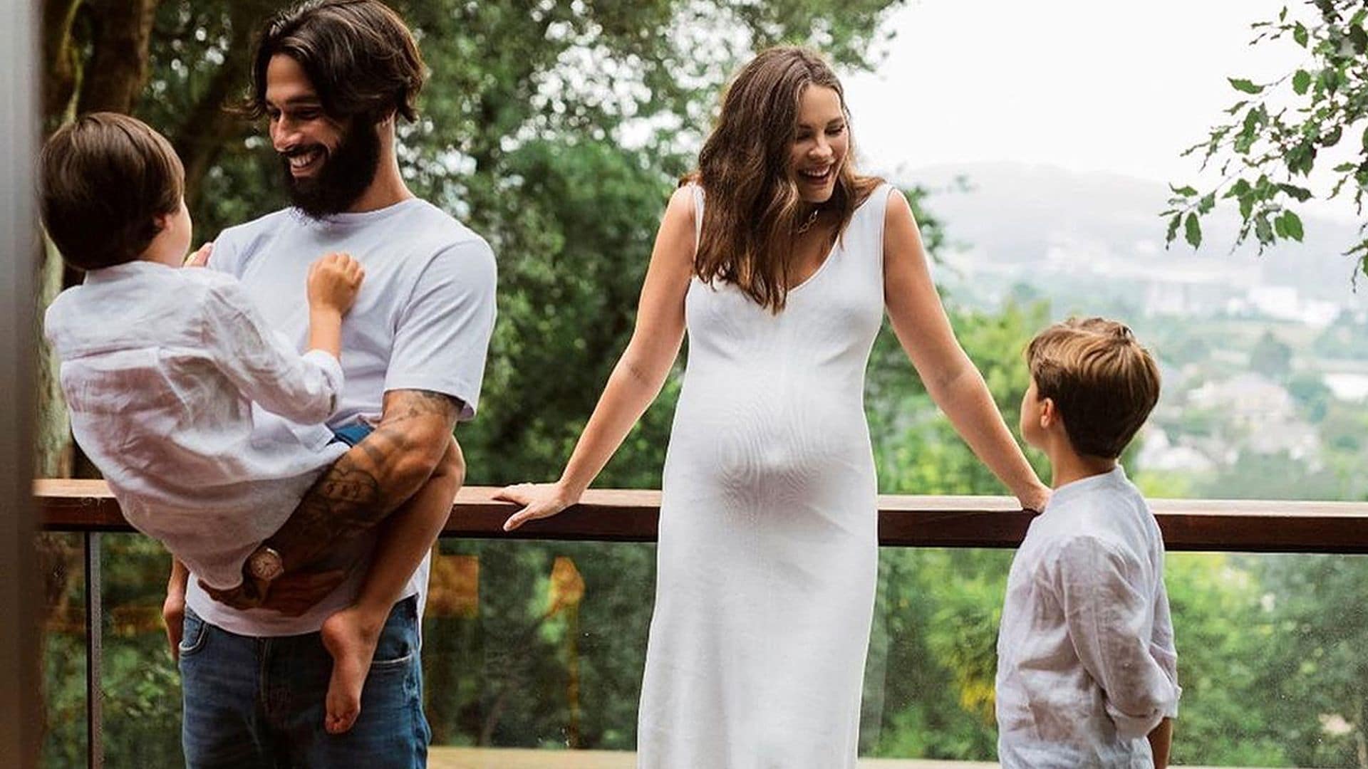 Kiko Rivera y Jessica Bueno se reencuentran en la comunión de su hijo Fran celebrada en Bilbao