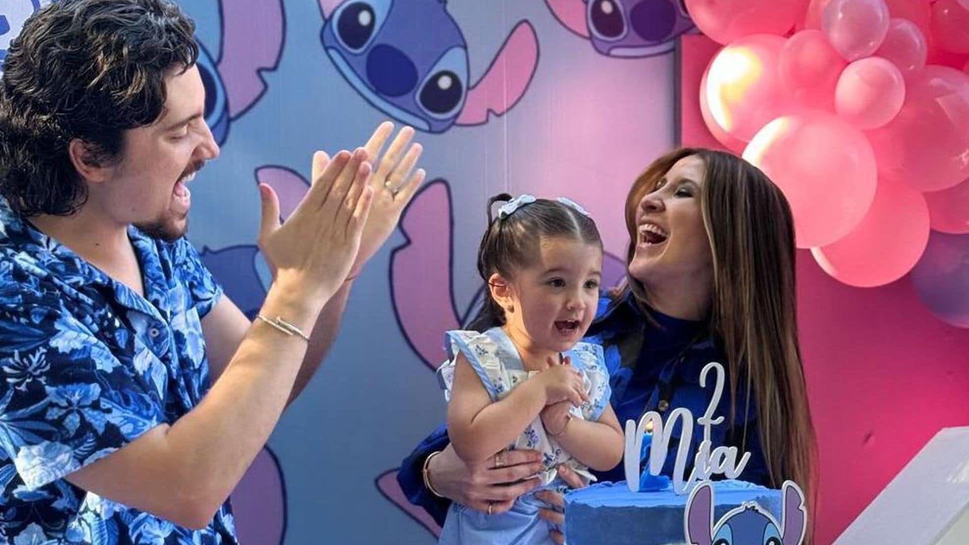 Alex Fernández y Alexia Hernández celebran el cumpleaños 2 de su hija Mía