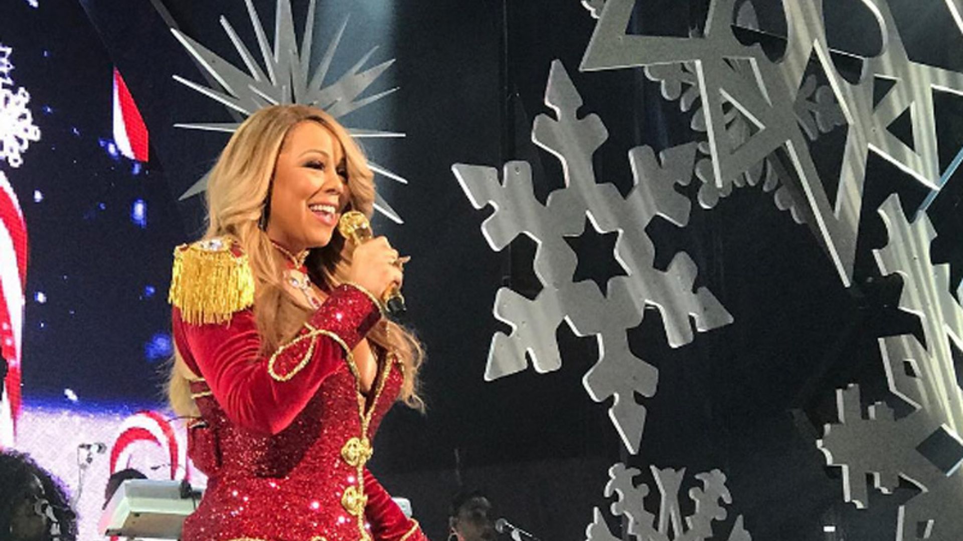 No te pierdas a Mariah Carey cocinando por Navidad… ¡al ritmo de su propio villancico!