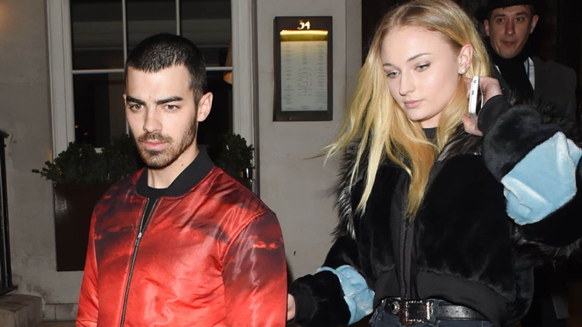 Sophie Turner celebra su cumpleaños cenando con Joe Jonas en Londres