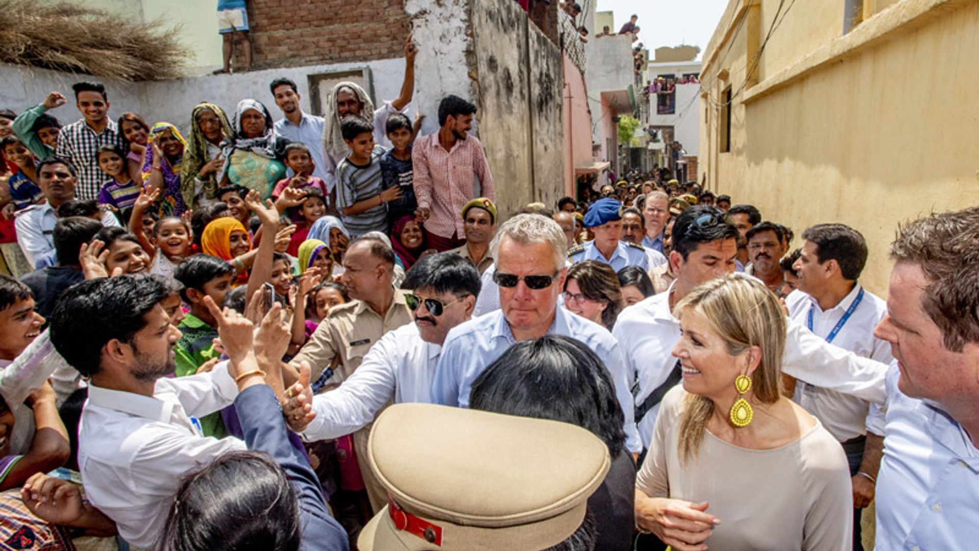 La Reina de Holanda es una más en los caóticos callejones de la India